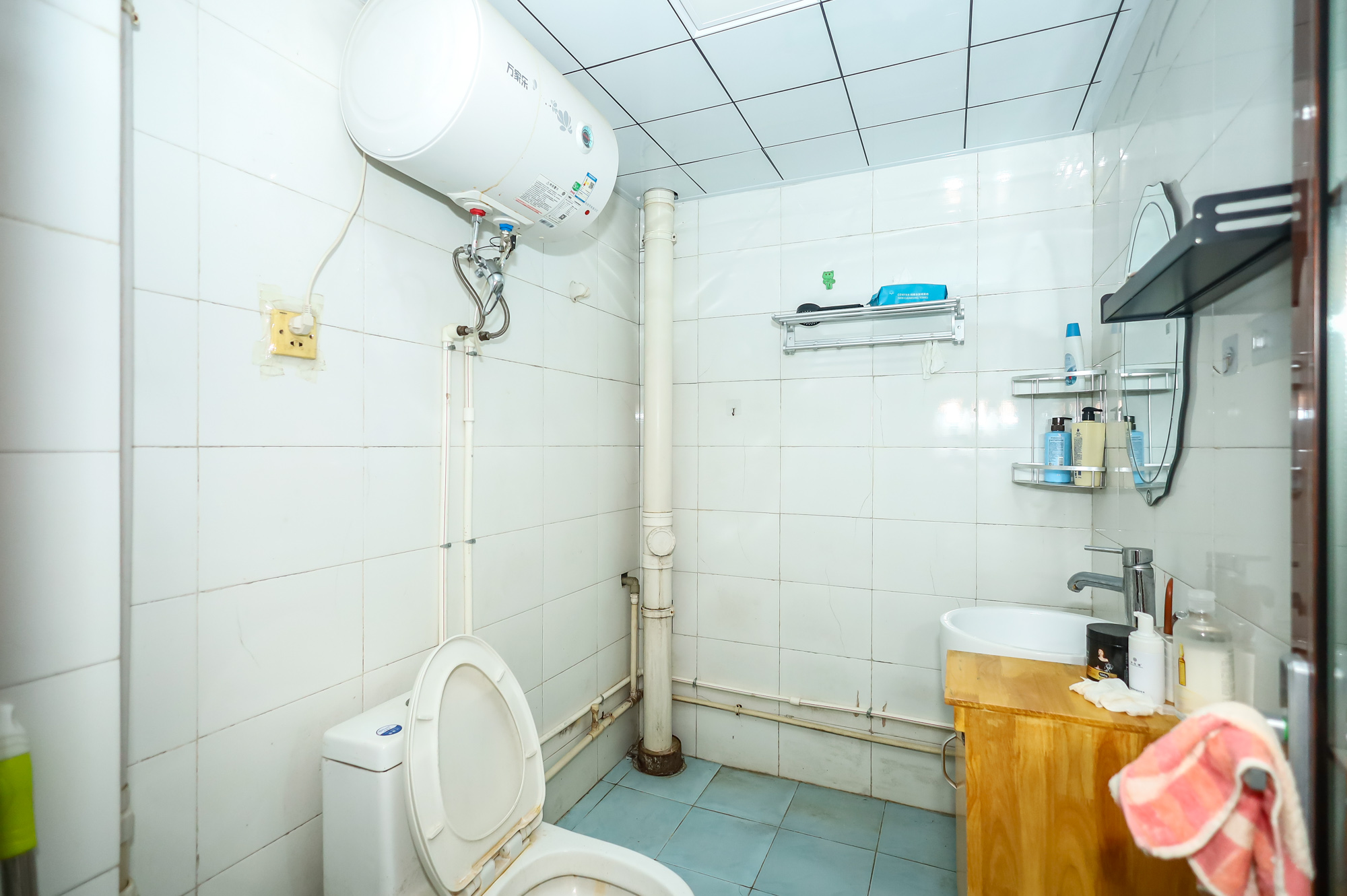 东南明苑 3室2厅1卫 82.0万 东南明苑 3室2厅1卫 82.0万卫生间