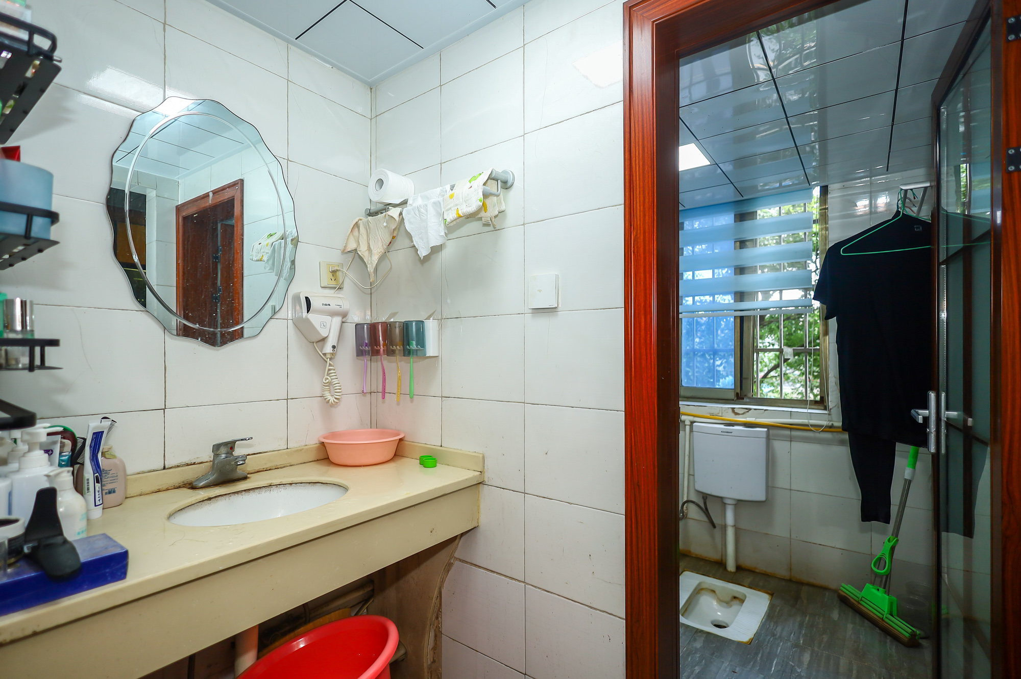 东南明苑 3室2厅1卫 82.0万 东南明苑 3室2厅1卫 82.0万卫生间