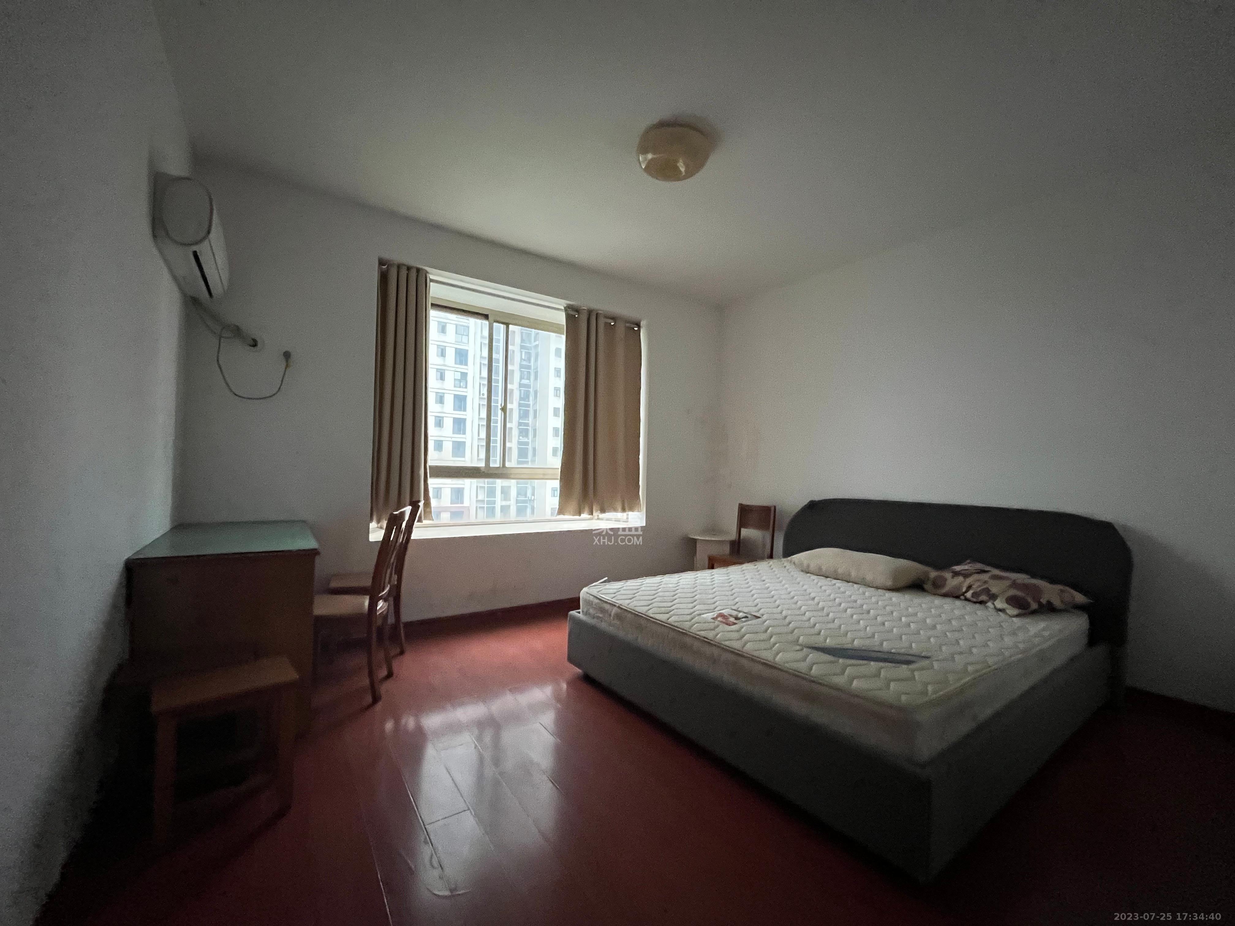 96301部队小区  4室2厅2卫   2100.00元/月室内图