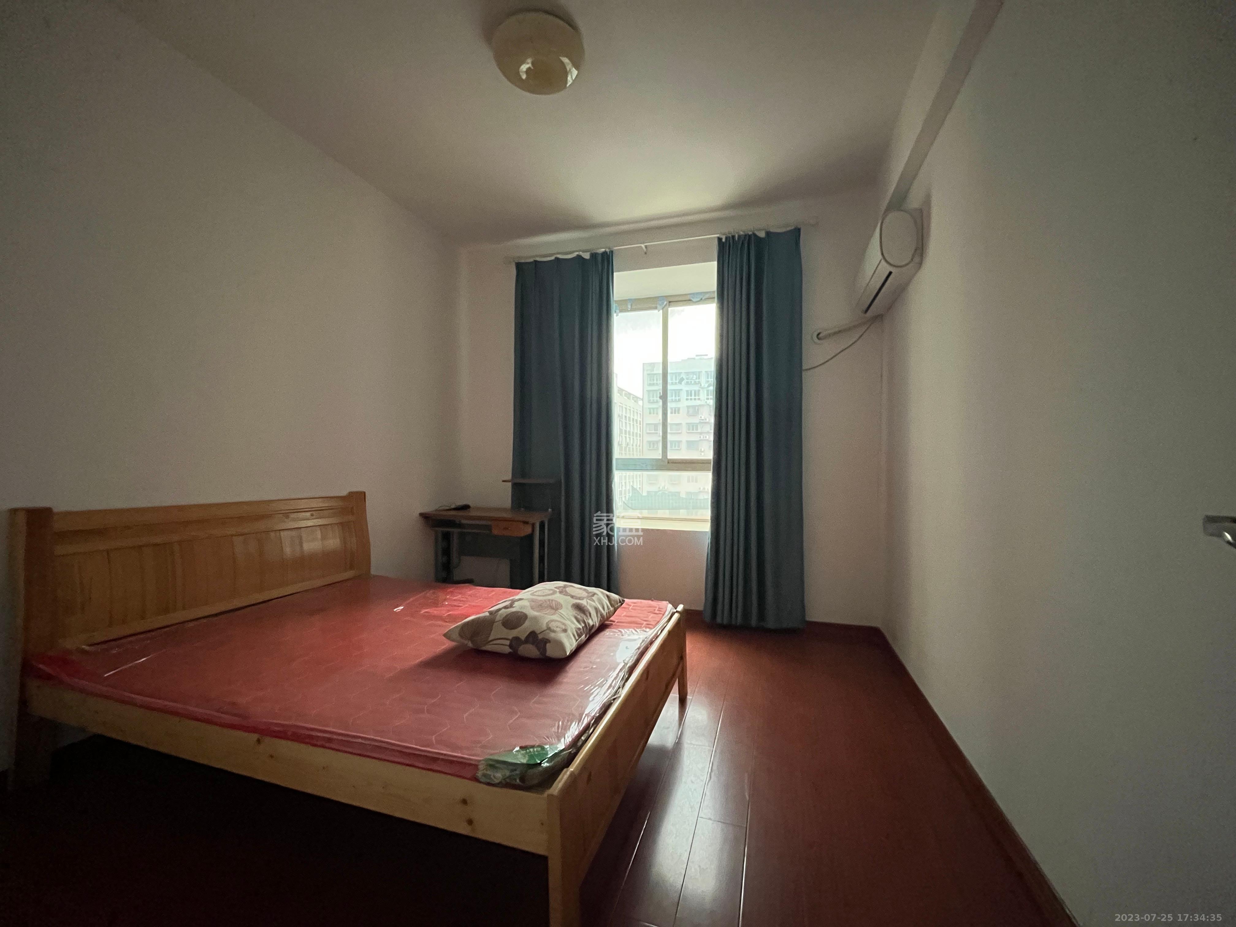 96301部队小区  4室2厅2卫   2100.00元/月室内图