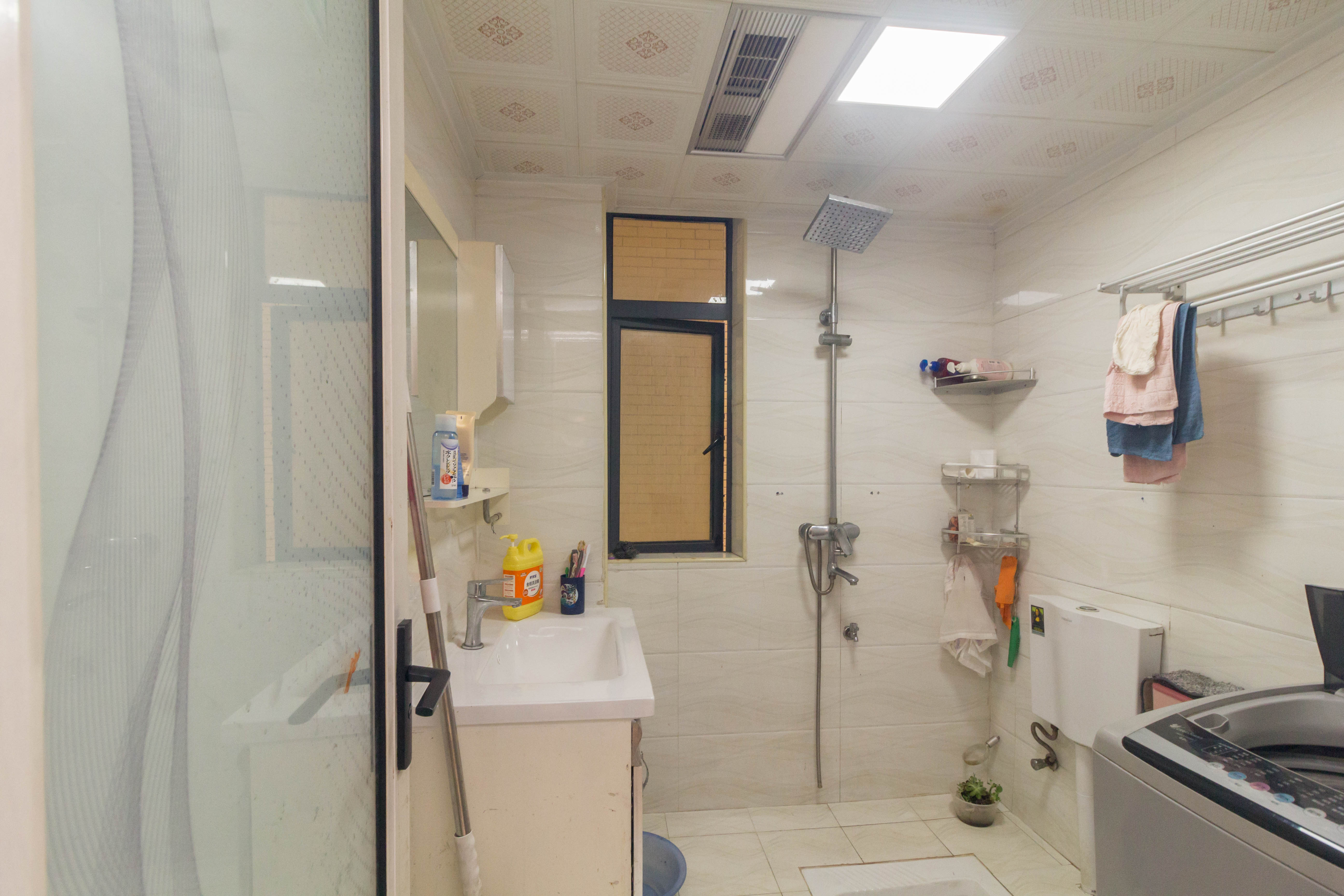 中国铁建国际城二期  2室2厅1卫    49.8万卫生间