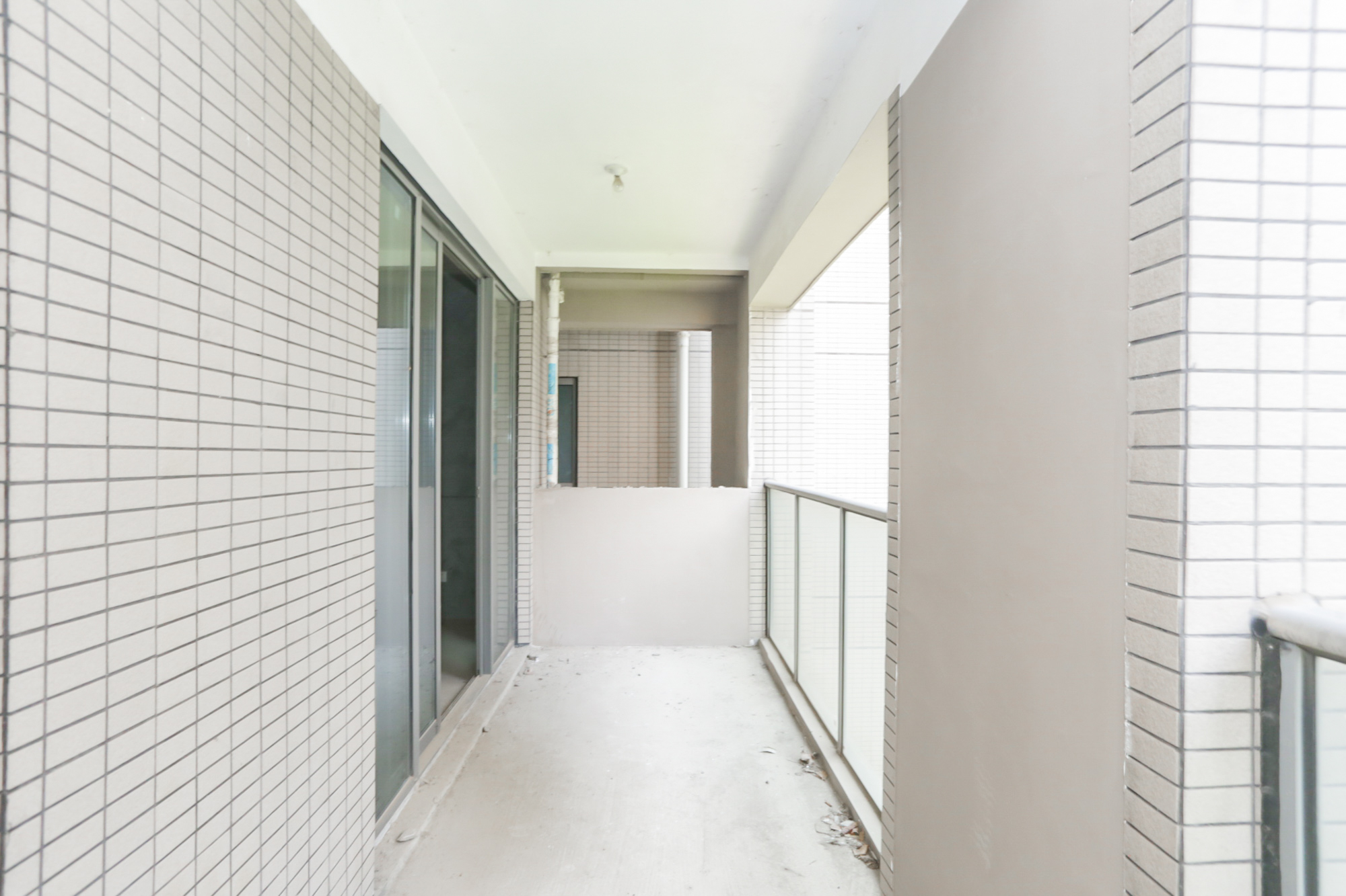 八方小区C区  4室2厅2卫   510.00万阳台