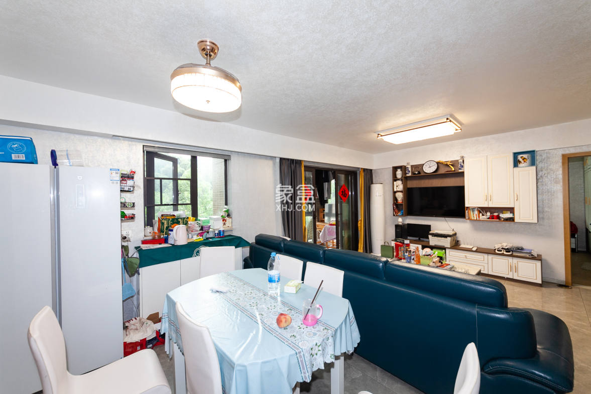 时代倾城四期 3室2厅2卫 120.00万 时代倾城四期 3室2厅2卫 120.00万客厅