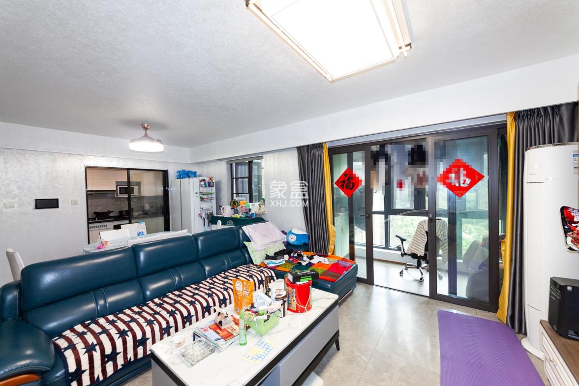 时代倾城四期 3室2厅2卫 120.00万 时代倾城四期 3室2厅2卫 120.00万客厅