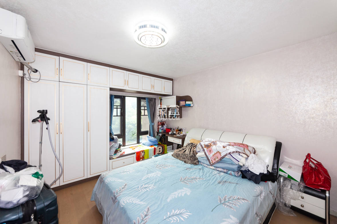 时代倾城四期 3室2厅2卫 120.00万 时代倾城四期 3室2厅2卫 120.00万卧室