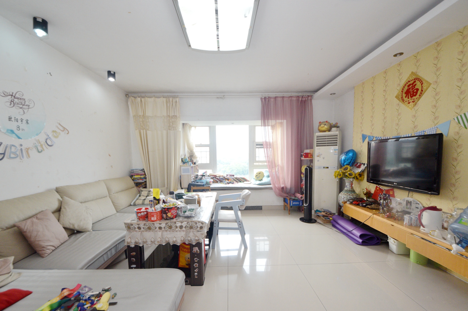 三重星都心  3室2厅2卫    158.0万客厅