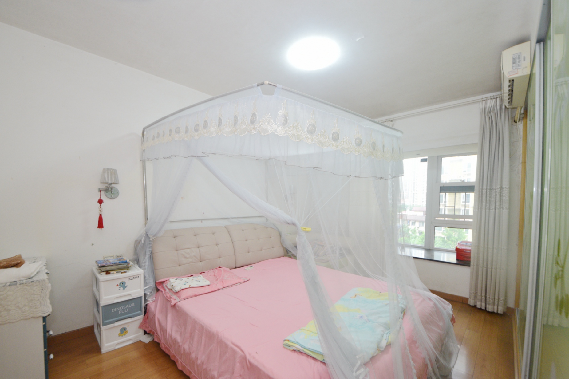 三重星都心  3室2厅2卫    158.0万卧室