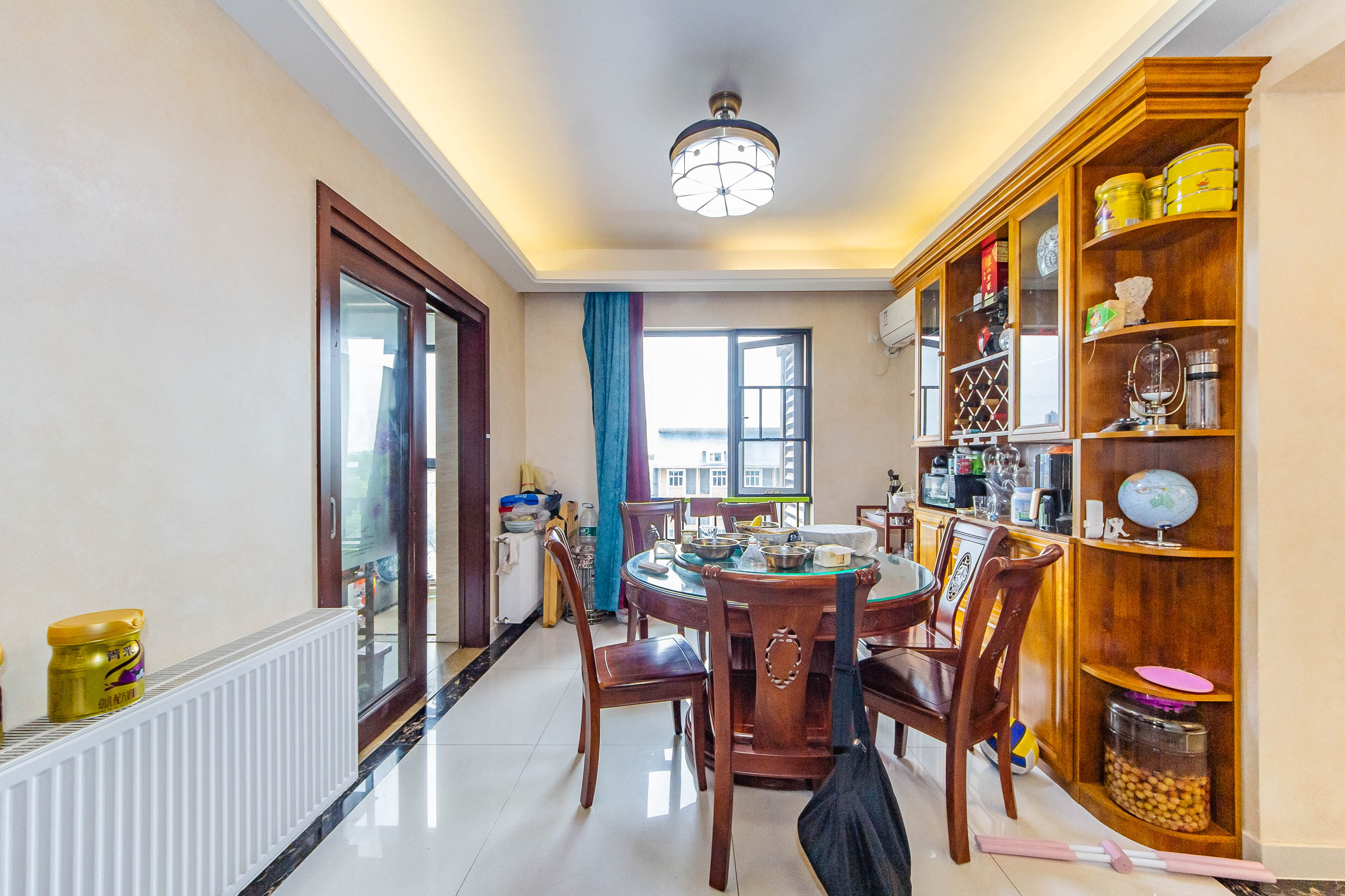 珠江郦城公园1号  4室2厅2卫    140.0万 珠江郦城公园1号  4室2厅2卫    140.0万客厅