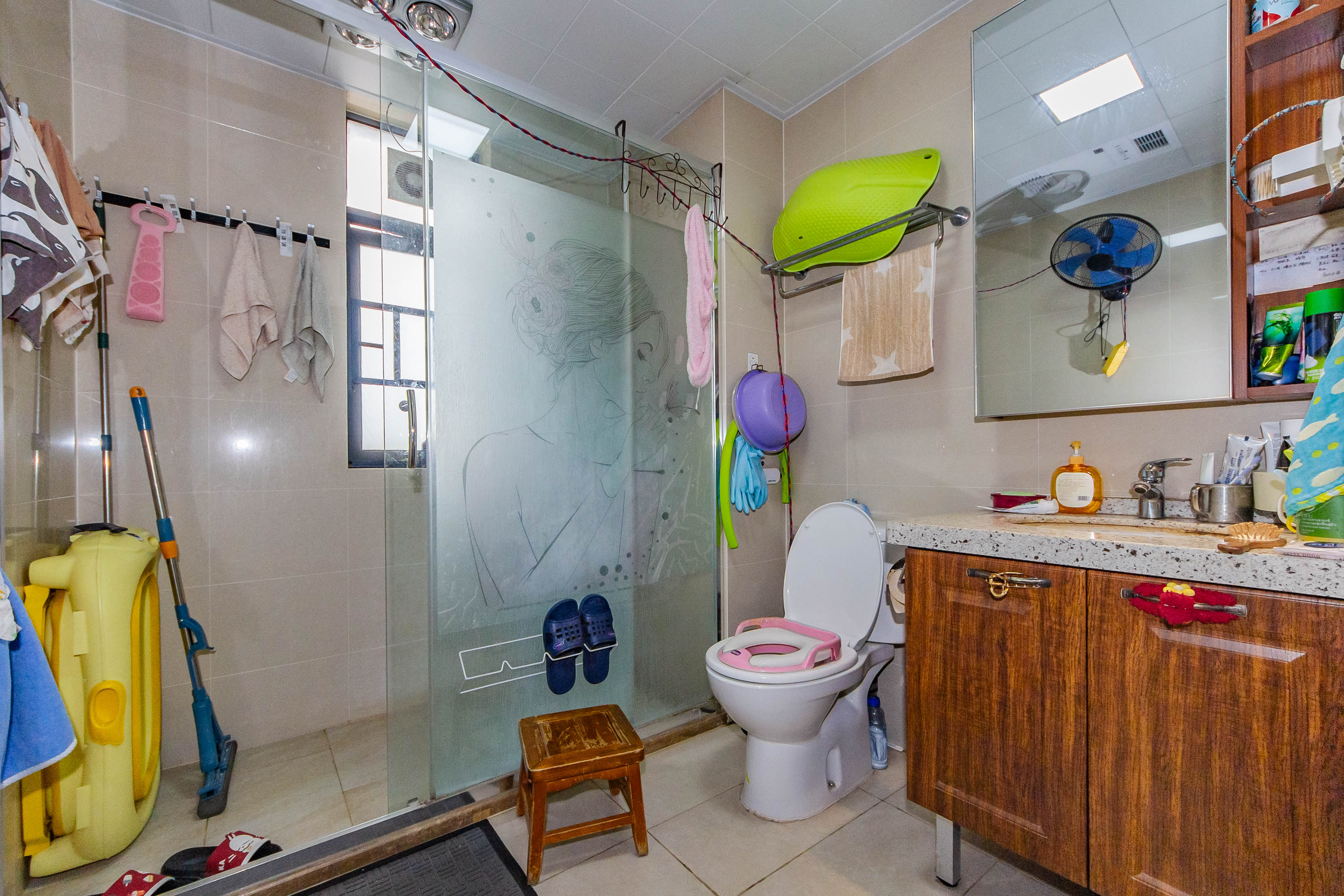 珠江郦城公园1号  4室2厅2卫    140.0万 珠江郦城公园1号  4室2厅2卫    140.0万卫生间