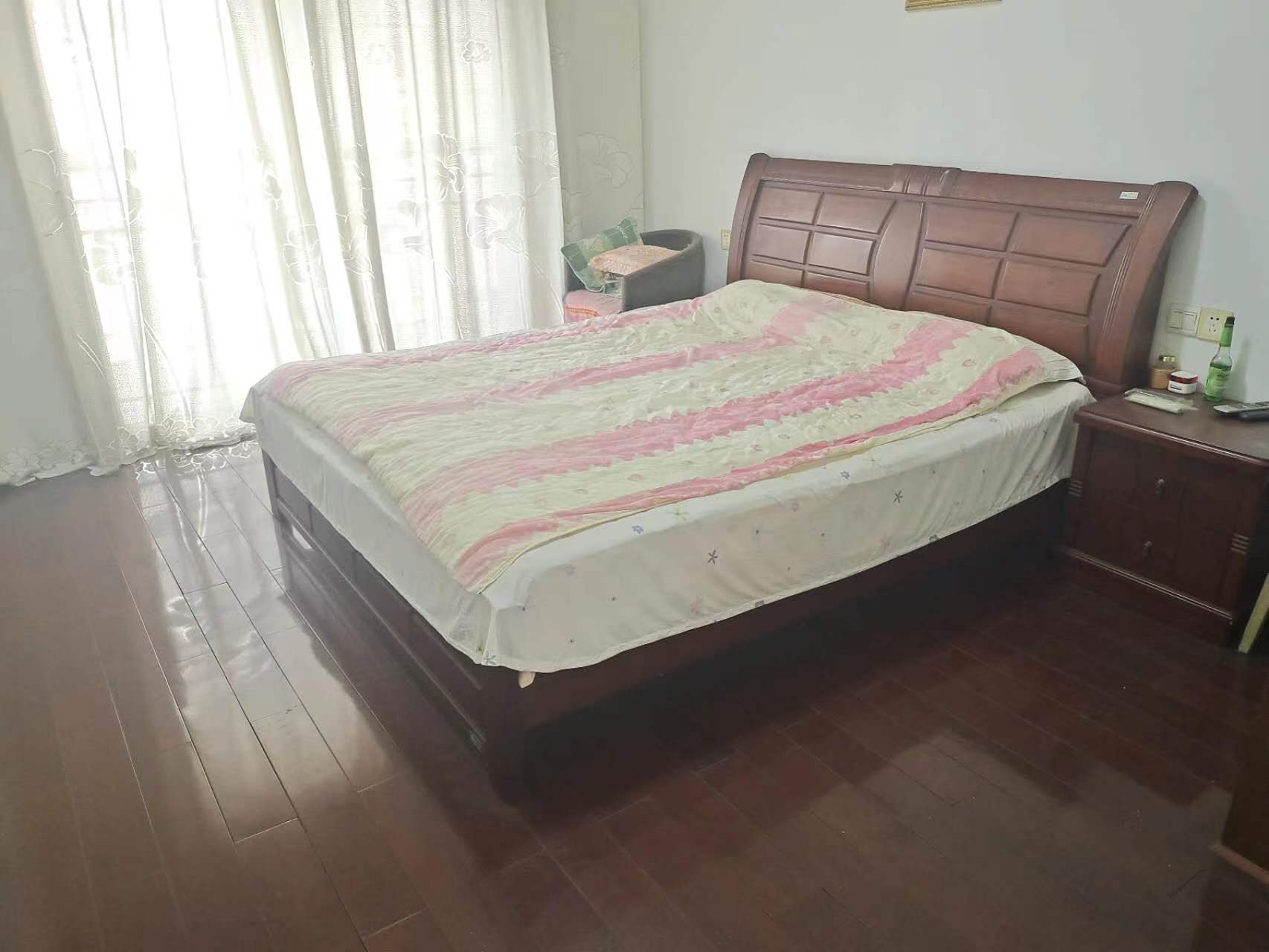 宏通名居小区  3室2厅2卫   42.80万客厅