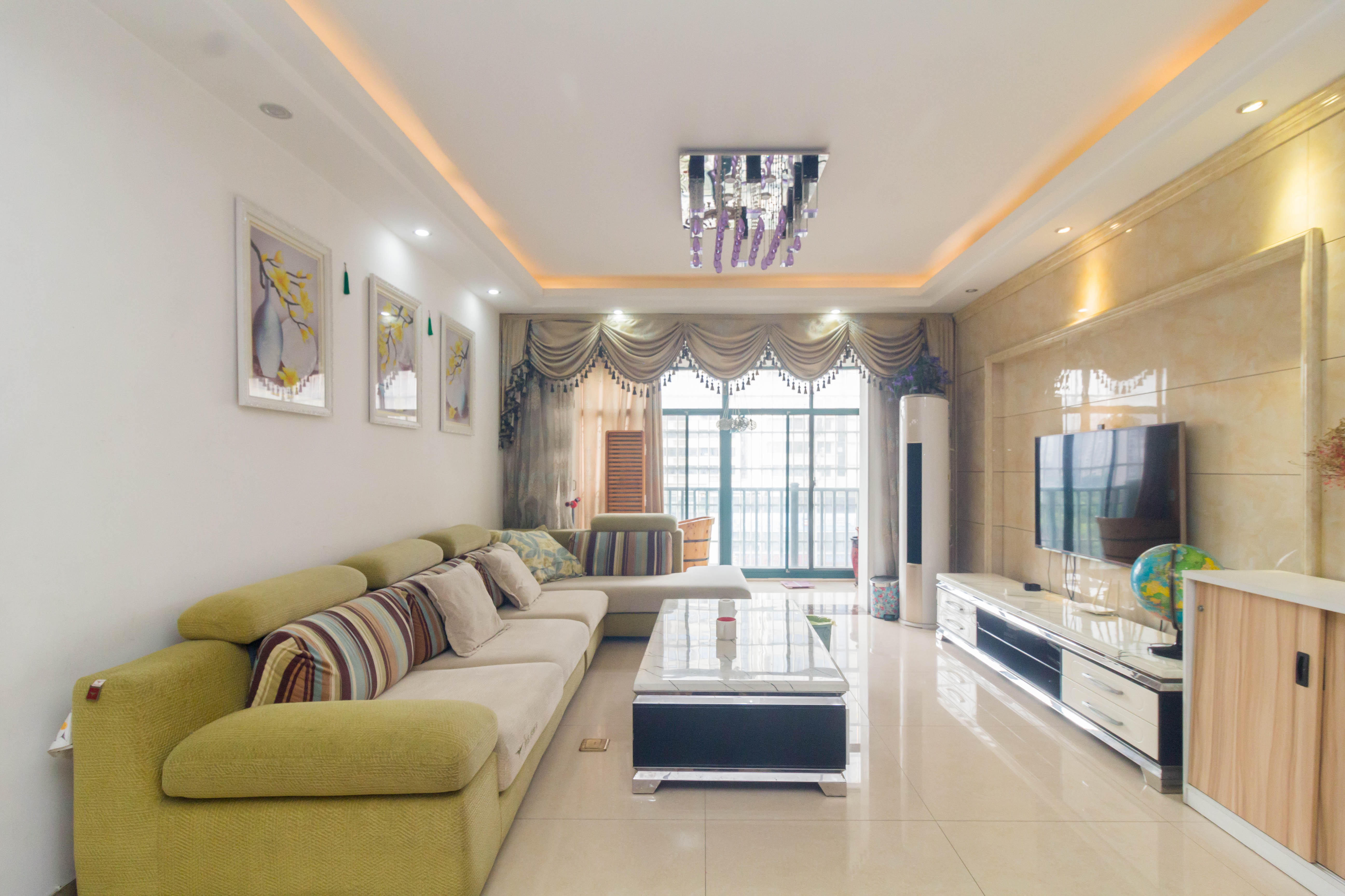 博雅湘水湾 3室2厅1卫 90.0万 博雅湘水湾 3室2厅1卫 90.0万客厅