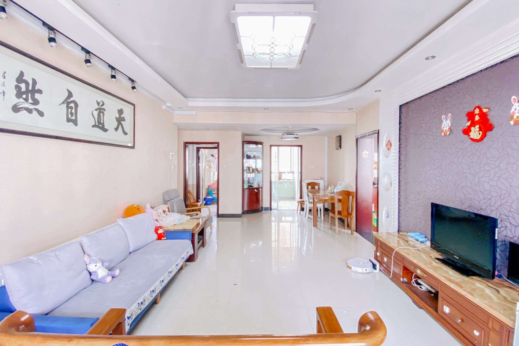 金麓国际 3室2厅2卫 108.0万 金麓国际 3室2厅2卫 108.0万客厅