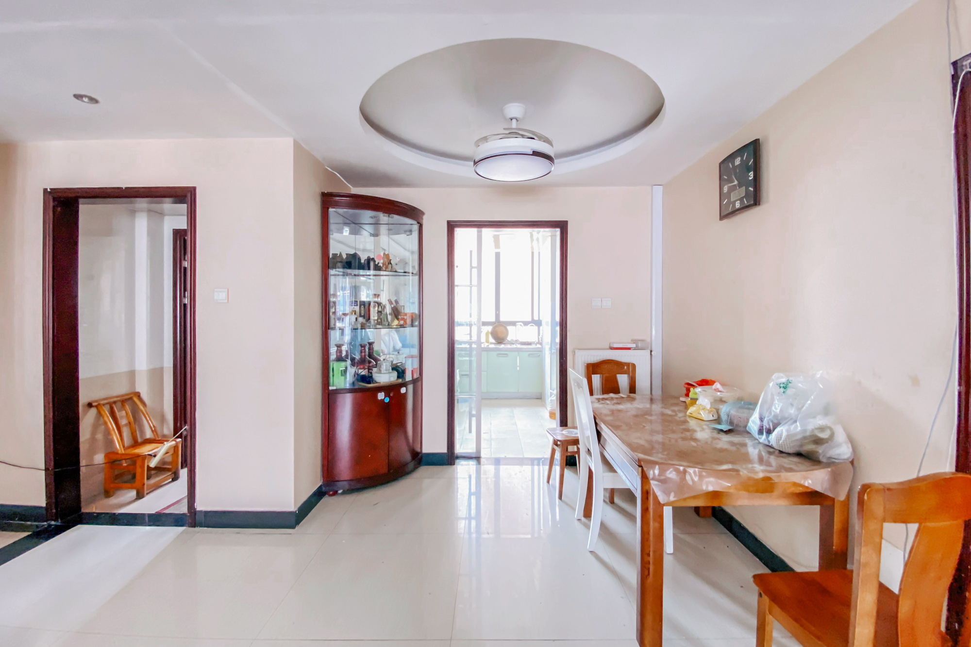 金麓国际  3室2厅2卫    108.0万客厅