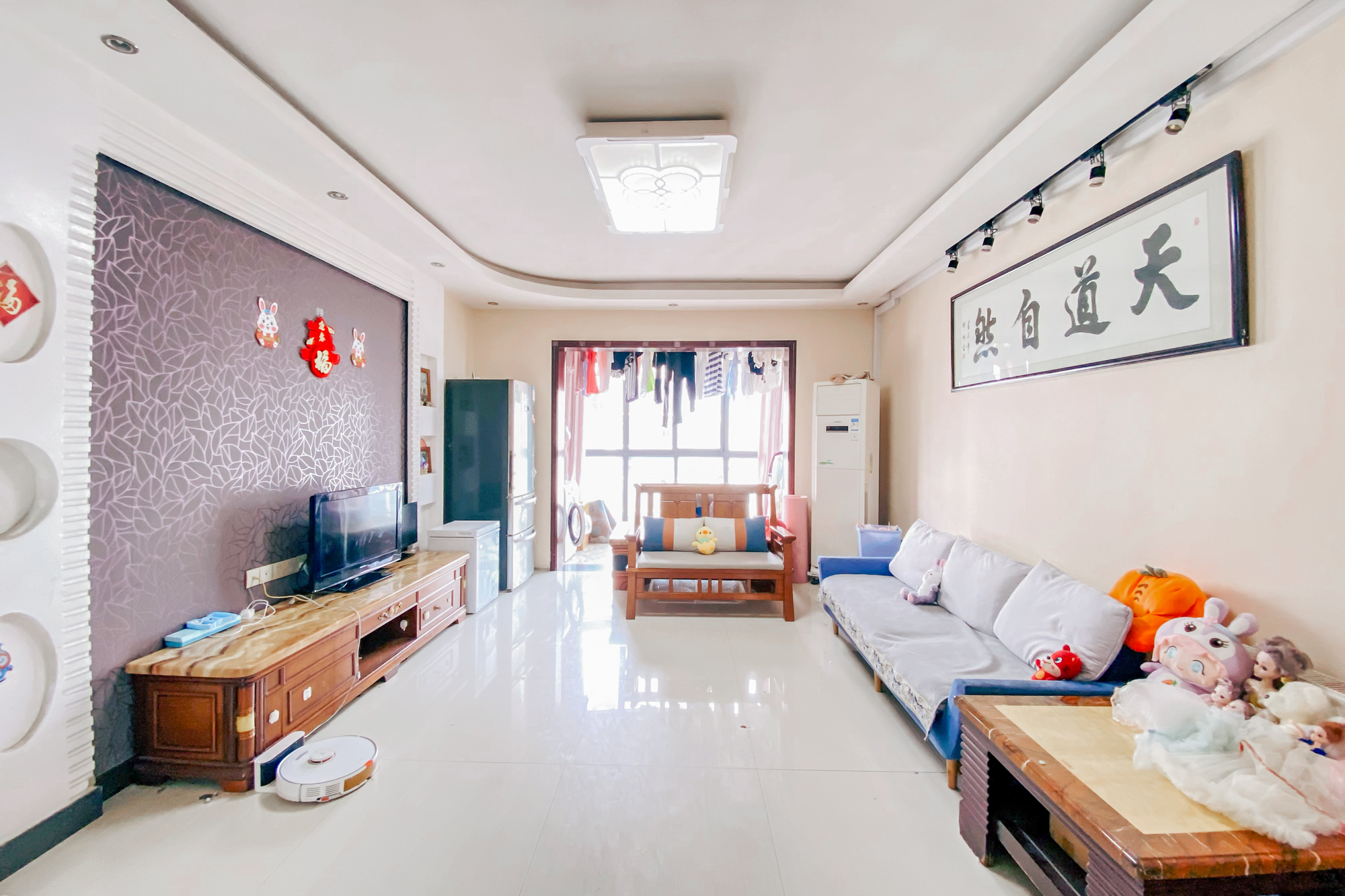 金麓国际 3室2厅2卫 108.0万 金麓国际 3室2厅2卫 108.0万客厅