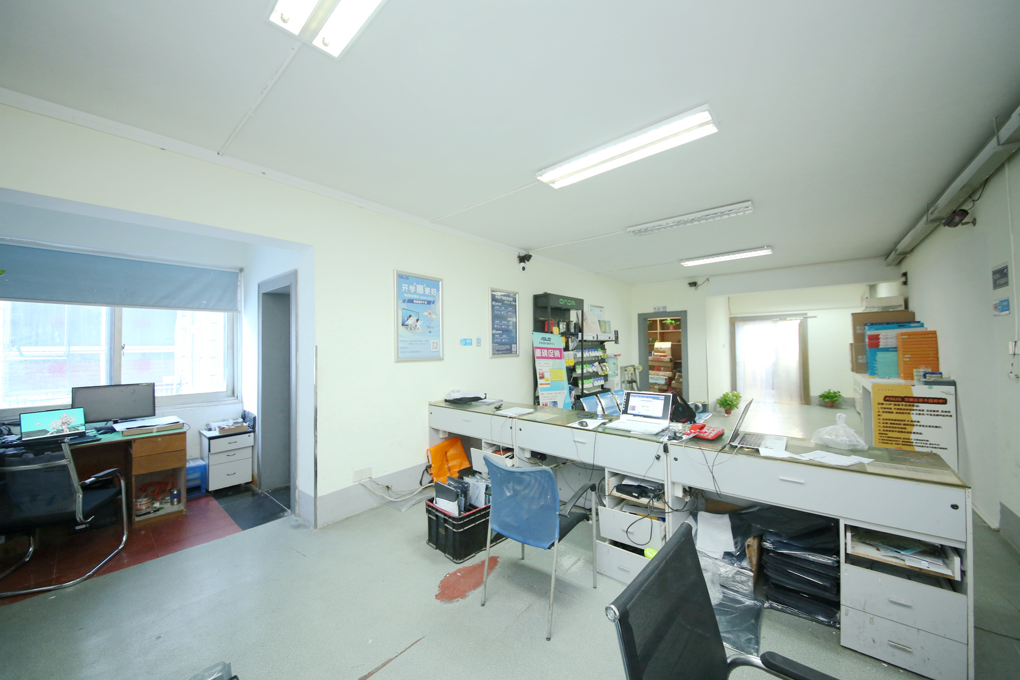 通发公寓  3室2厅1卫   114.50万客厅
