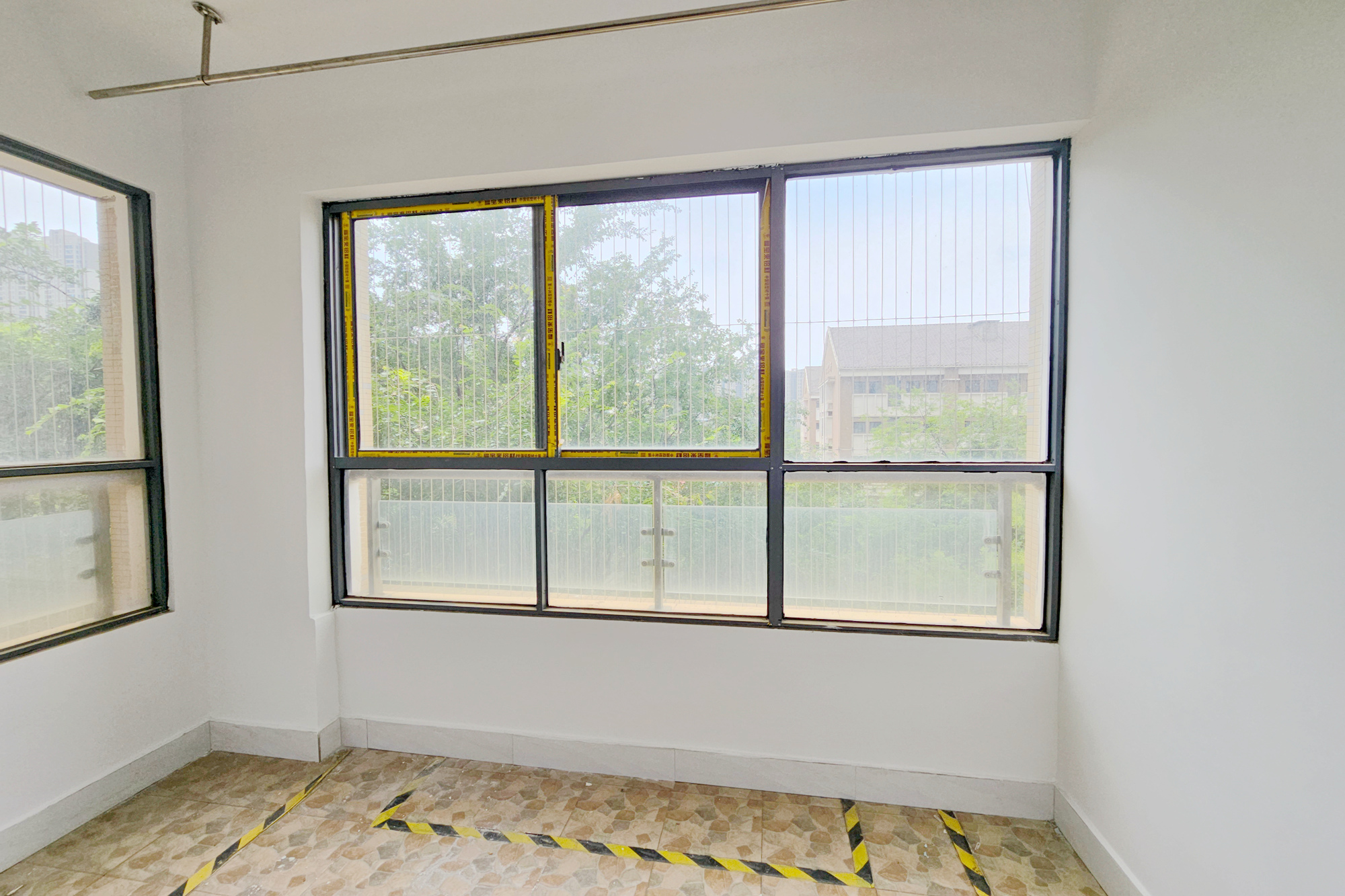 阳光城尚东湾学园区  3室2厅2卫    100.0万 阳光城尚东湾学园区  3室2厅2卫    100.0万其他