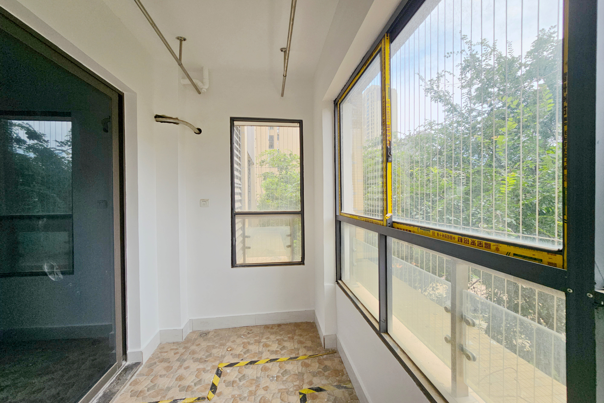 阳光城尚东湾学园区  3室2厅2卫    100.0万 阳光城尚东湾学园区  3室2厅2卫    100.0万其他