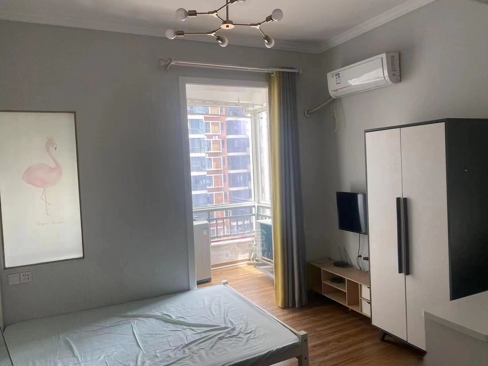 庐山一号 1室1厅1卫 20.0万 庐山一号 1室1厅1卫 20.0万室内图