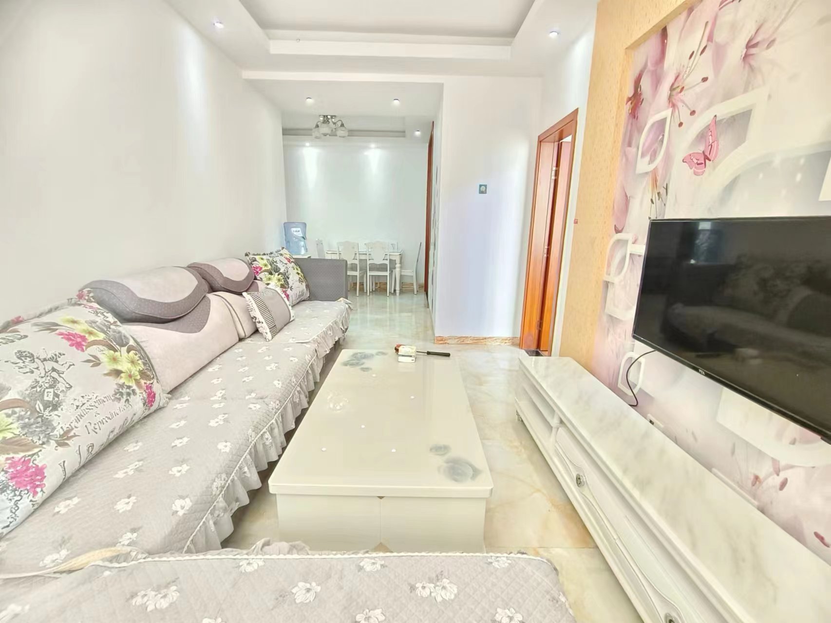 美的林城时代  2室2厅1卫   2200.00元/月室内图