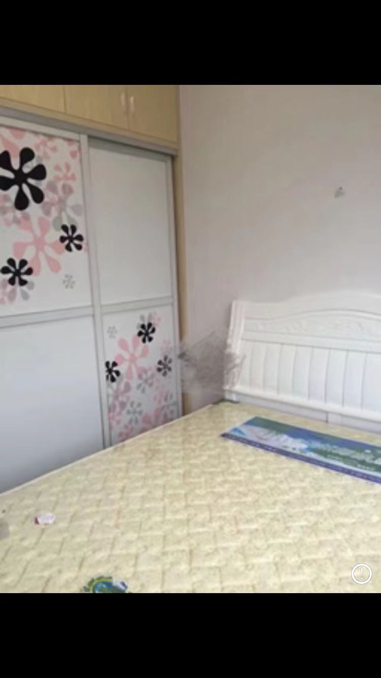 百弘学府城  3室2厅2卫   1700.00元/月室内图