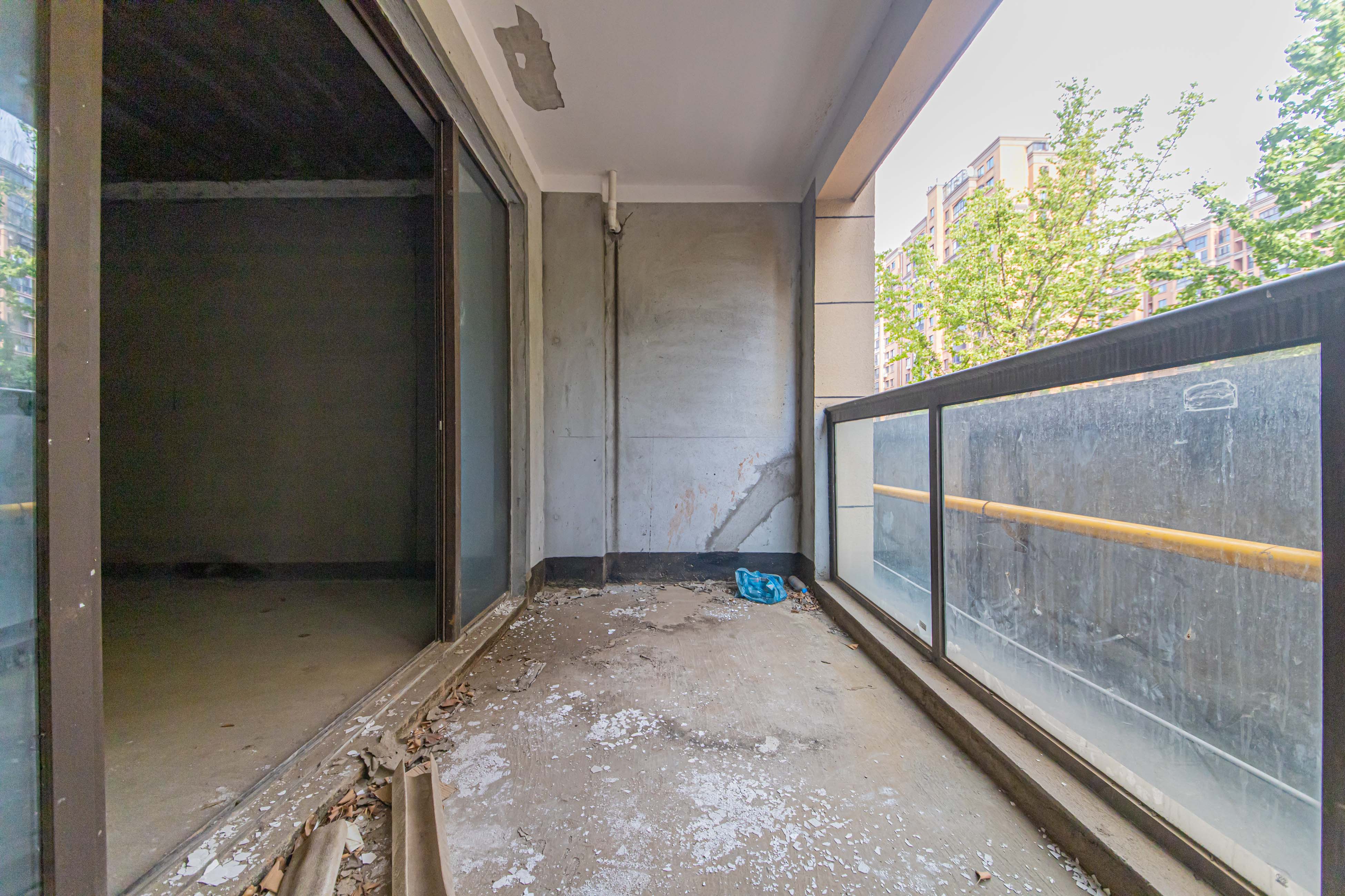 鑫远悦城(鑫远悦时代) 3室2厅1卫 75.0万 鑫远悦城(鑫远悦时代) 3室2厅1卫 75.0万阳台