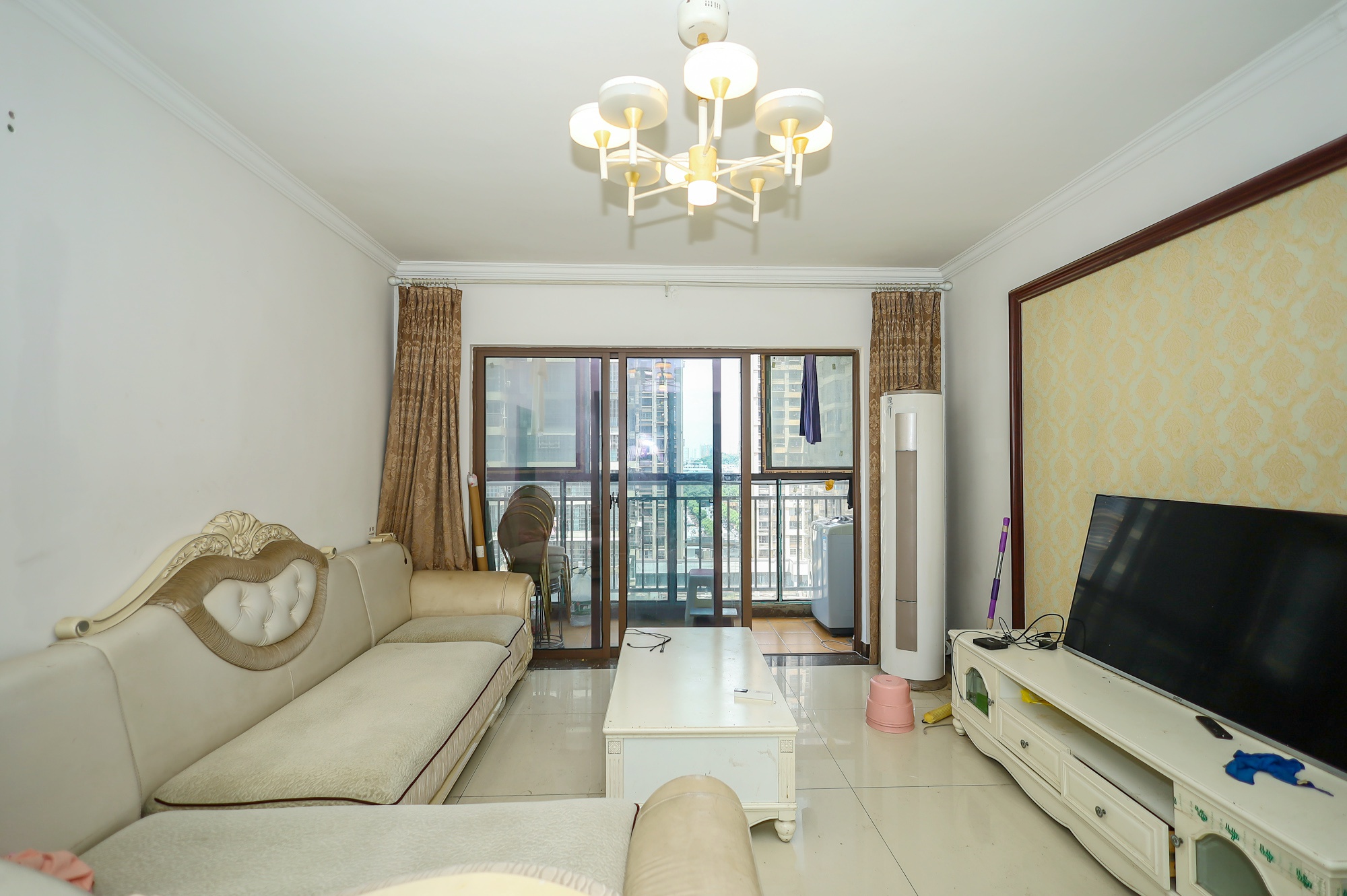 新长海广场  3室2厅1卫    71.9万客厅