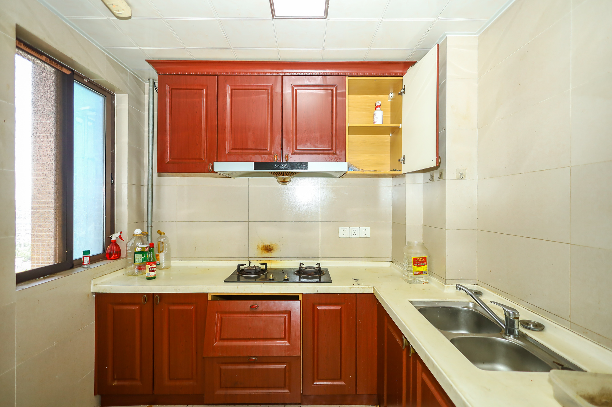 新长海广场  3室2厅1卫    71.9万厨房