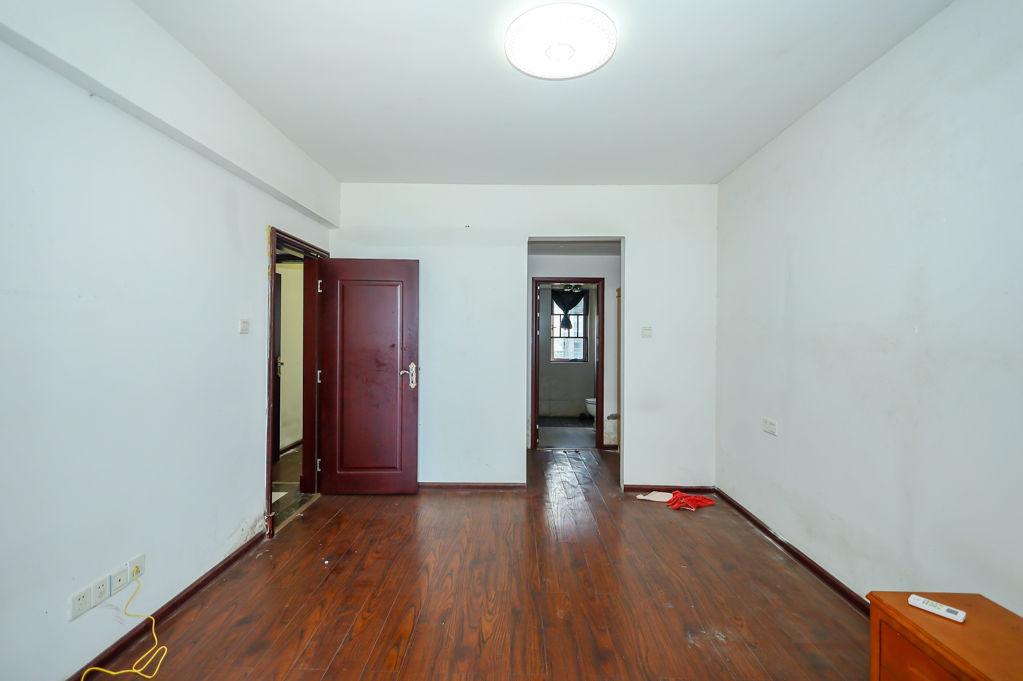 新长海广场  3室2厅1卫    71.9万卧室