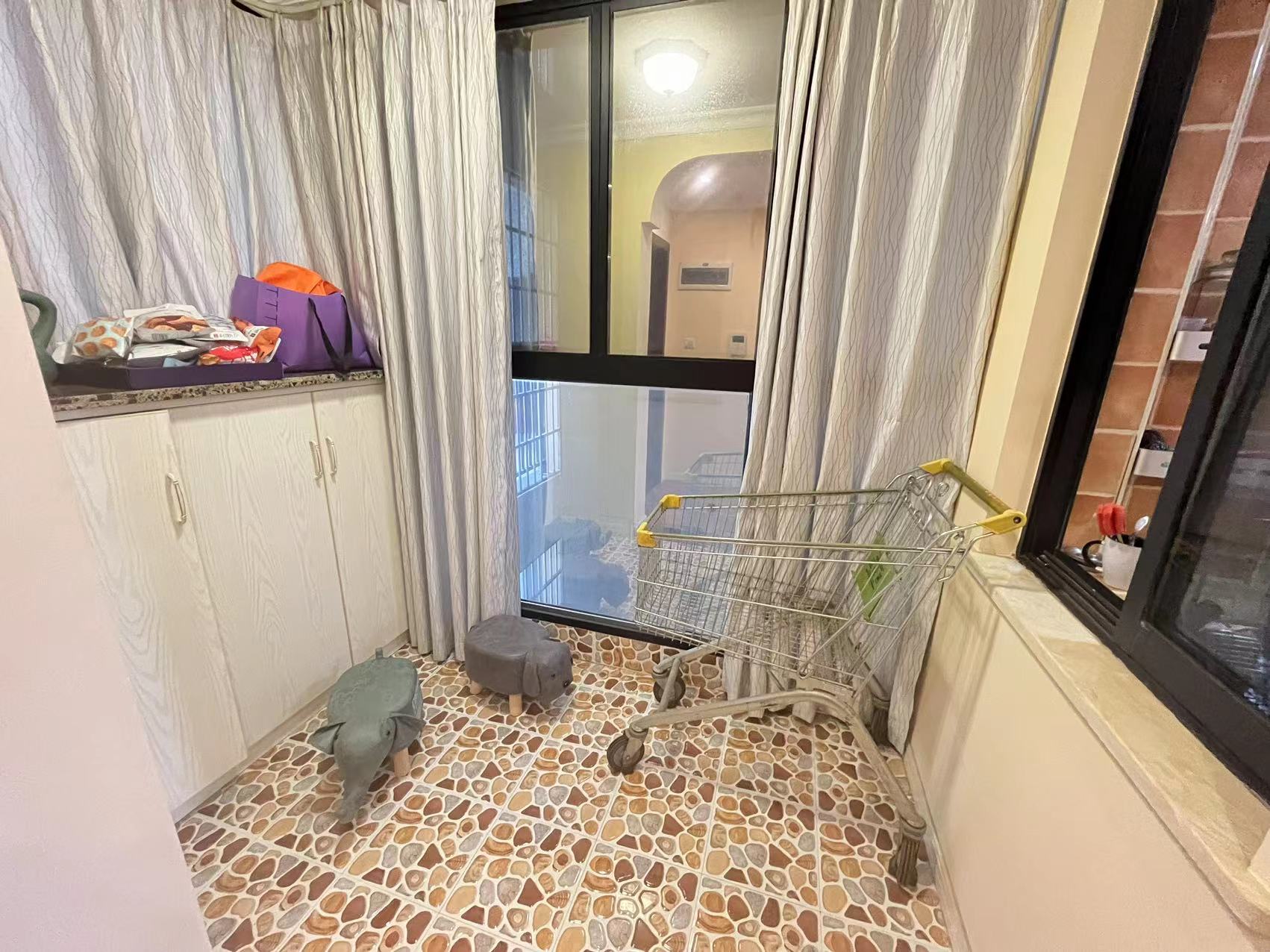 岭秀天下  2室2厅1卫    38.0万 岭秀天下  2室2厅1卫    38.0万室内图