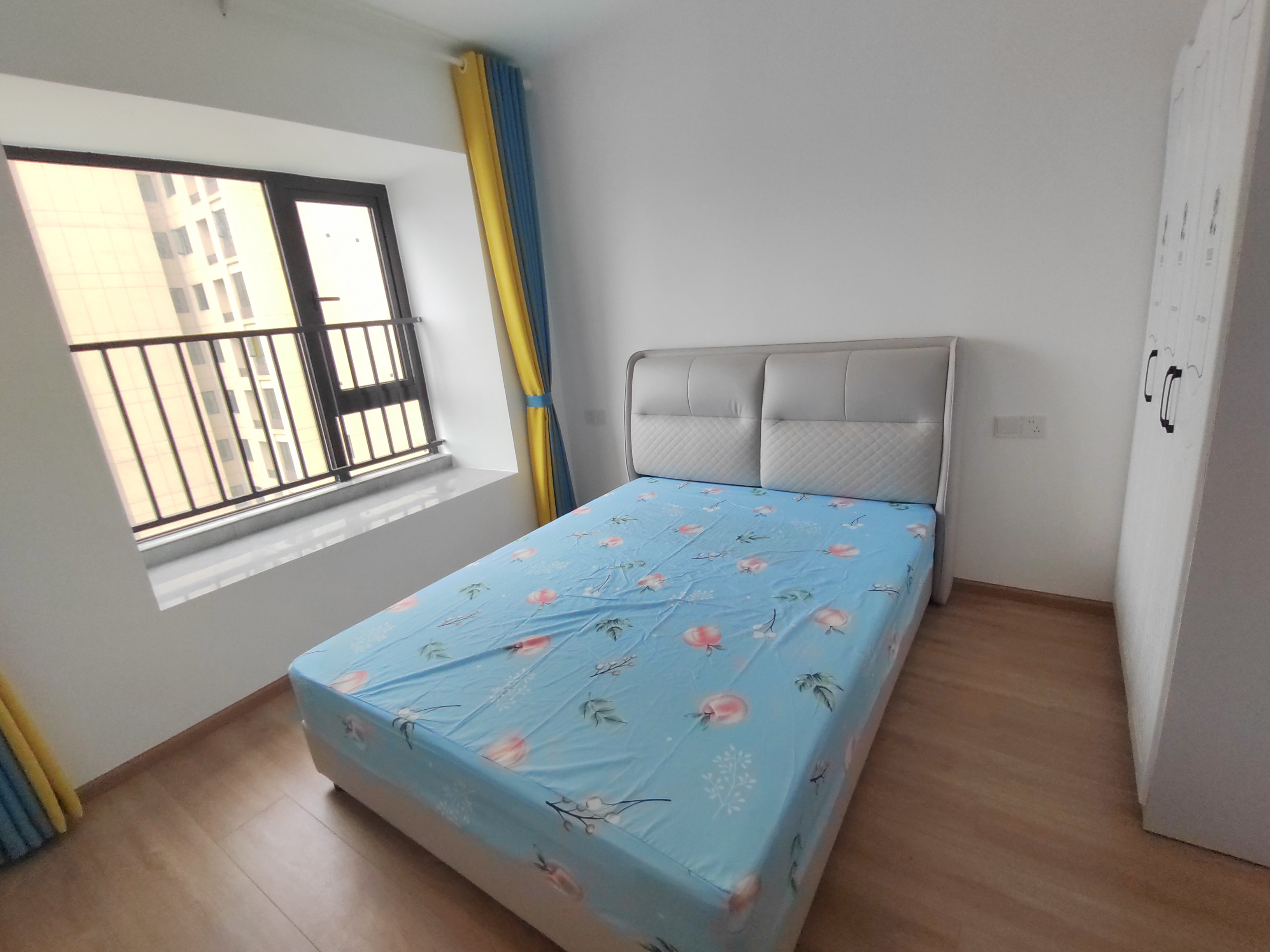 远大生态风景  3室2厅1卫   3200.00元/月室内图