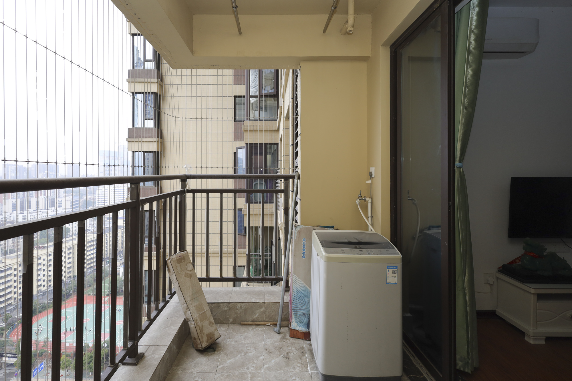 保利西海岸B区  3室2厅1卫   125.00万阳台