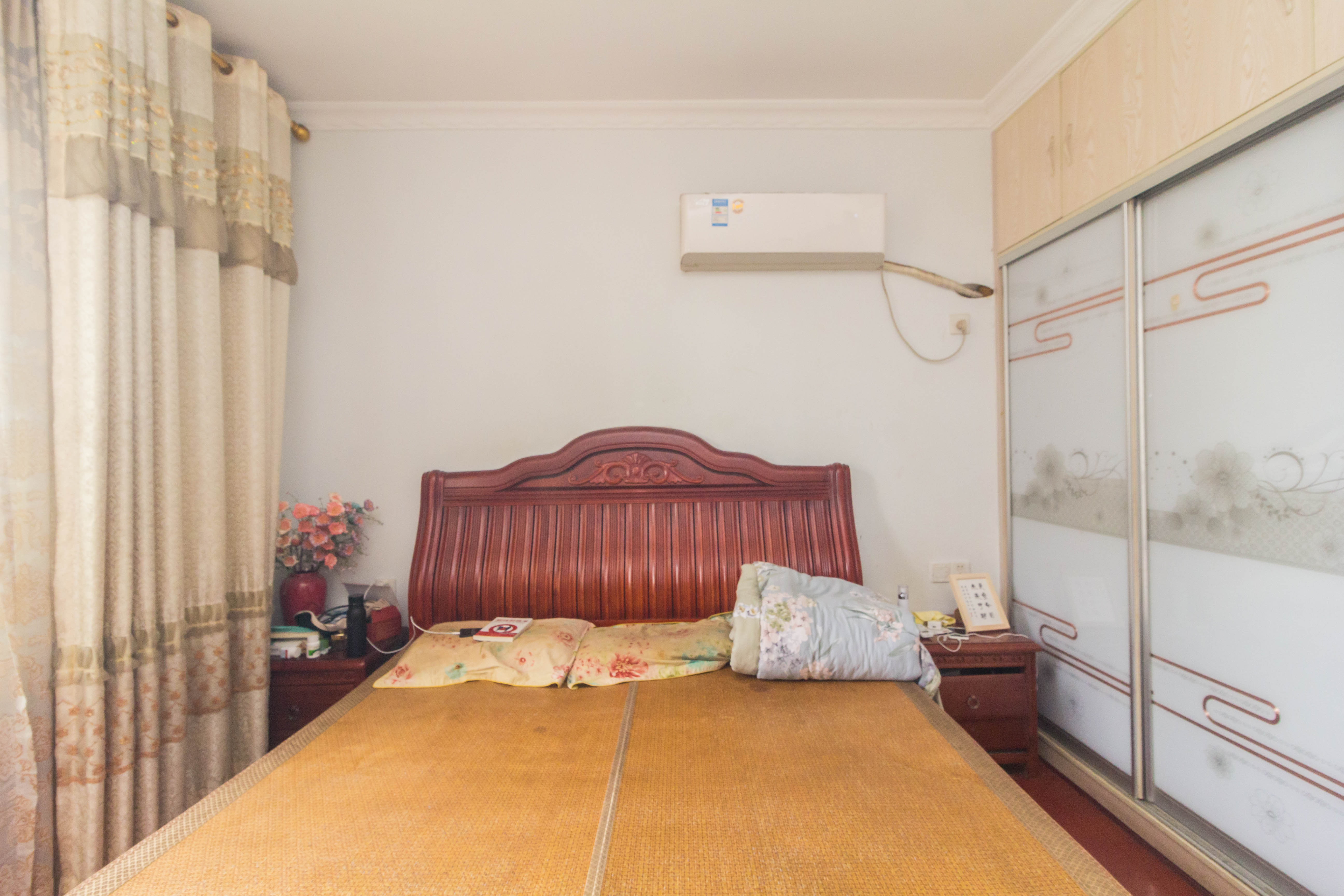 领东汇 3室2厅1卫 66.8万 领东汇 3室2厅1卫 66.8万卧室