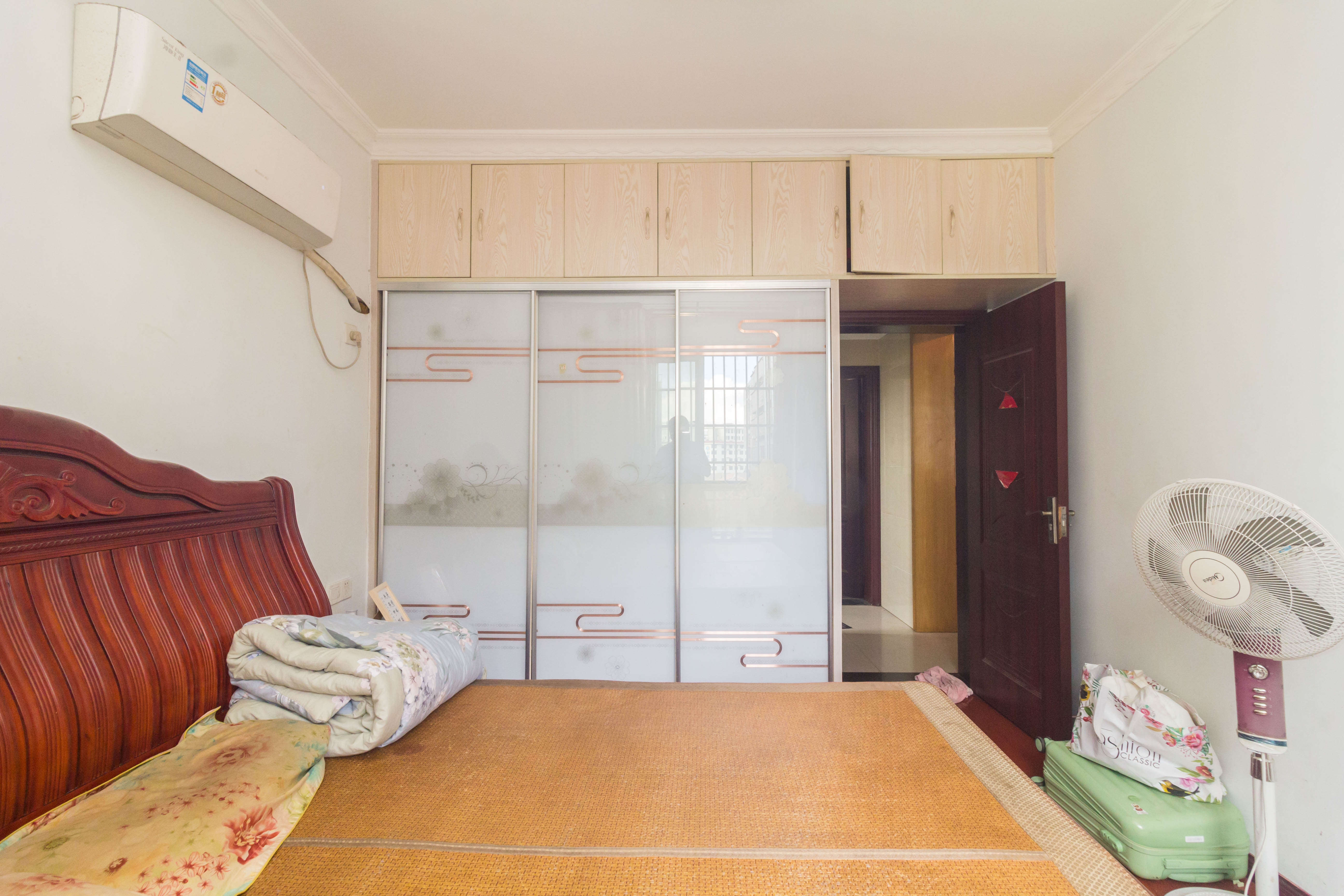 领东汇 3室2厅1卫 66.8万 领东汇 3室2厅1卫 66.8万卧室