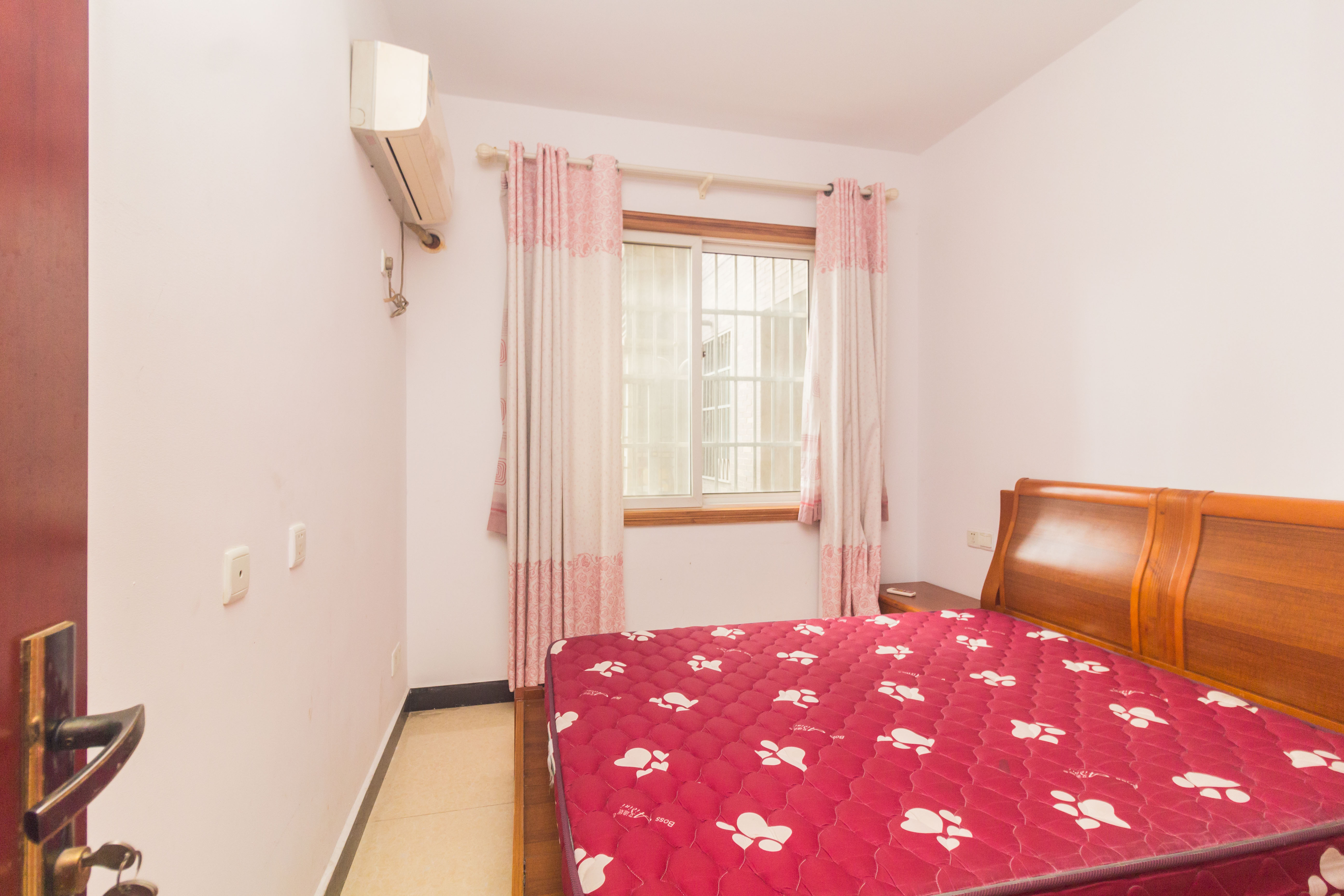 未来蜂巢 3室2厅1卫 67.0万 未来蜂巢 3室2厅1卫 67.0万卧室