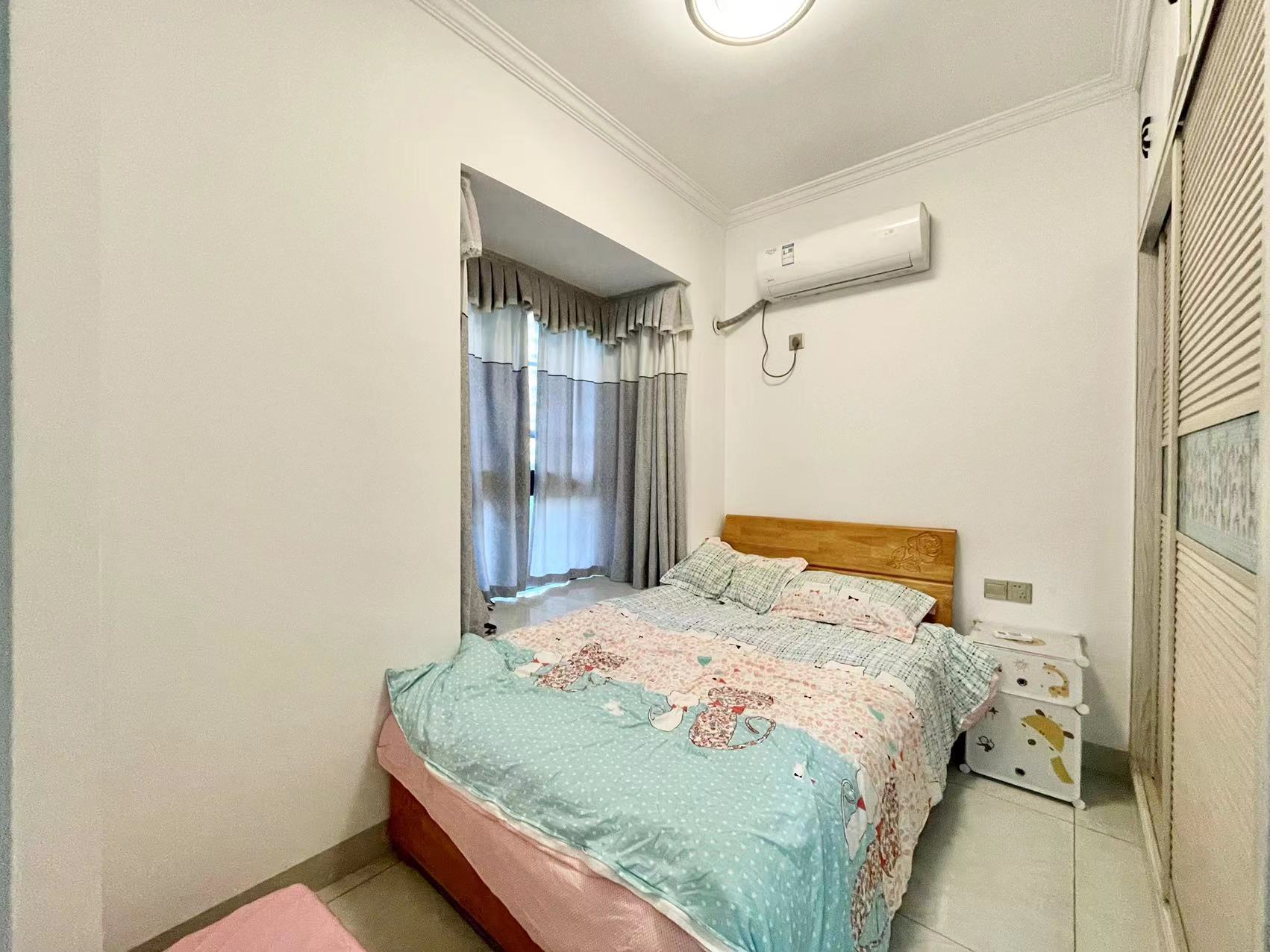 工业大学旁白鹤菱溪中小精装拎包入住泰山一号3室2厅1卫室内图