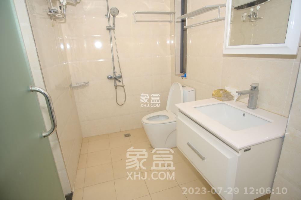 山水湾  4室2厅2卫   1800.00元/月室内图