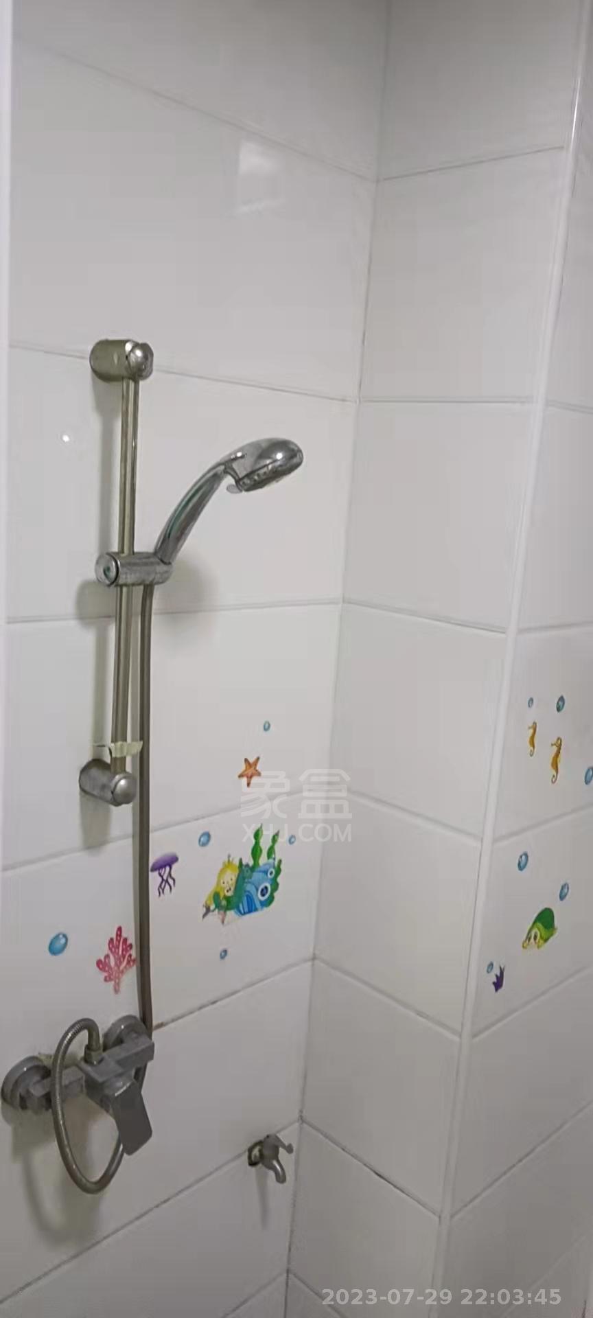 响石岭步行街(建设北路69号) 1室0厅1卫 700.00元/月 响石岭步行街(建设北路69号) 1室0厅1卫 700.00元/月室内图