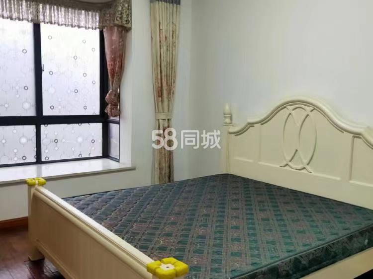 滨水新境界  4室2厅2卫   2500.00元/月室内图