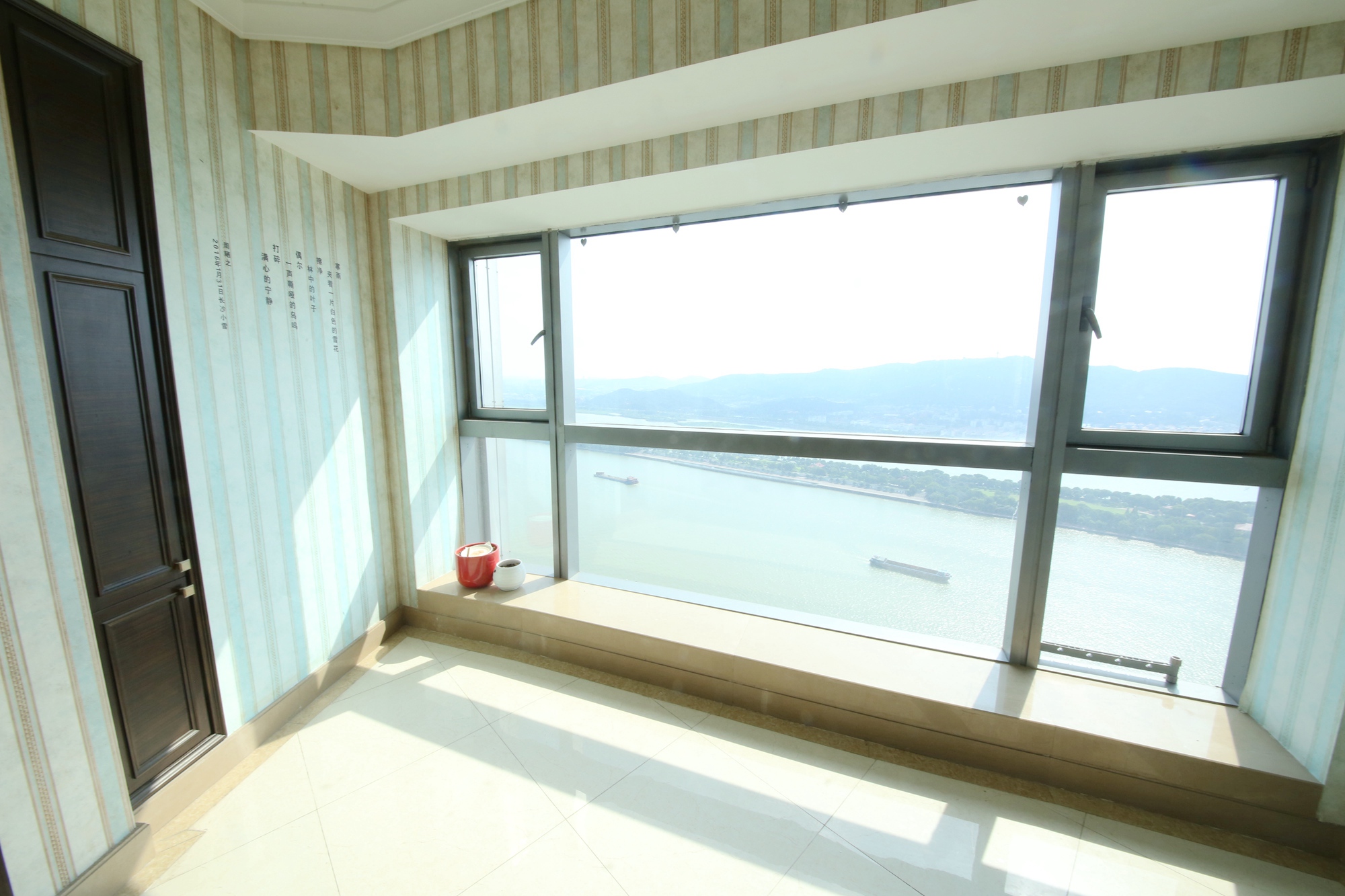 华远隆玺  3室2厅1卫   798.00万阳台