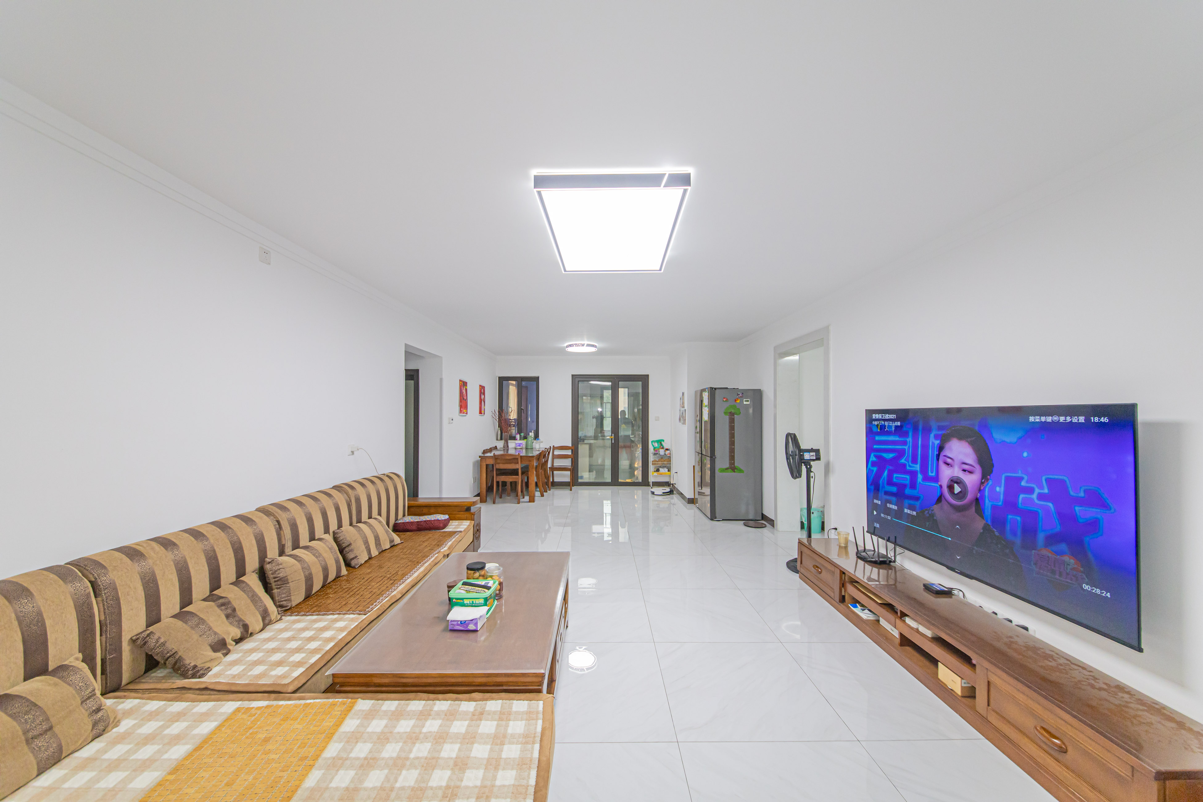 鑫远悦城（鑫远悦时代）  4室2厅2卫    188.0万客厅