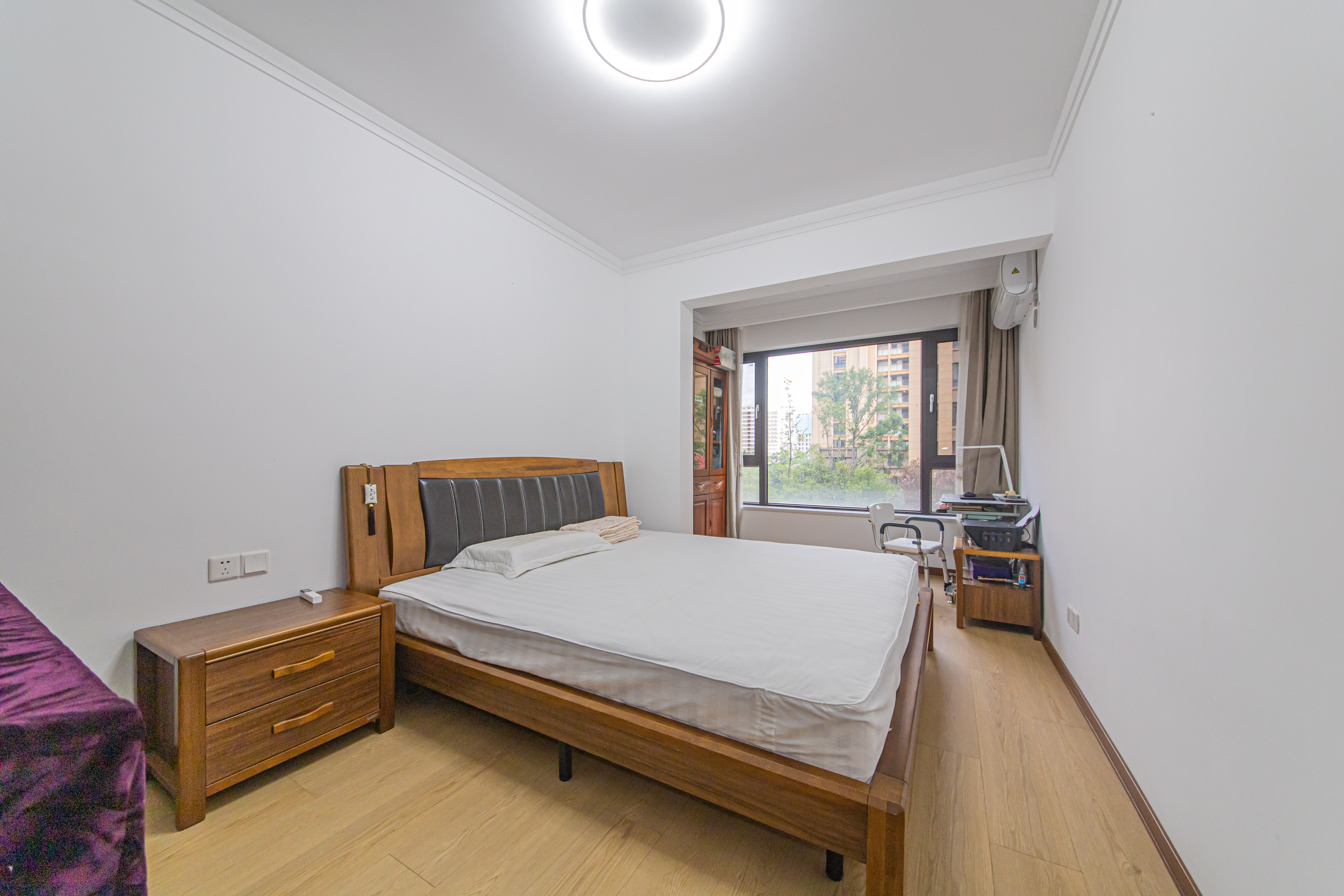 鑫远悦城（鑫远悦时代）  4室2厅2卫    188.0万卧室