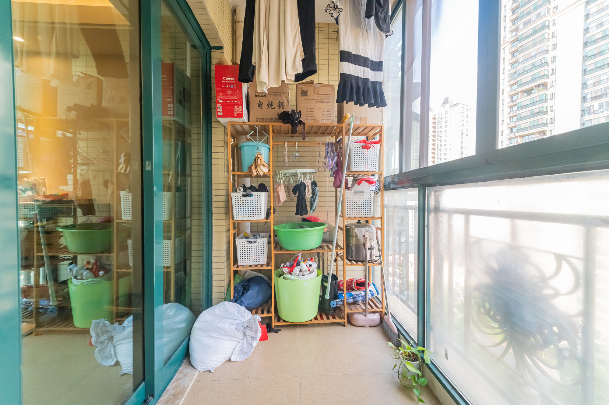 恒大翡翠华庭  2室2厅1卫    50.0万阳台