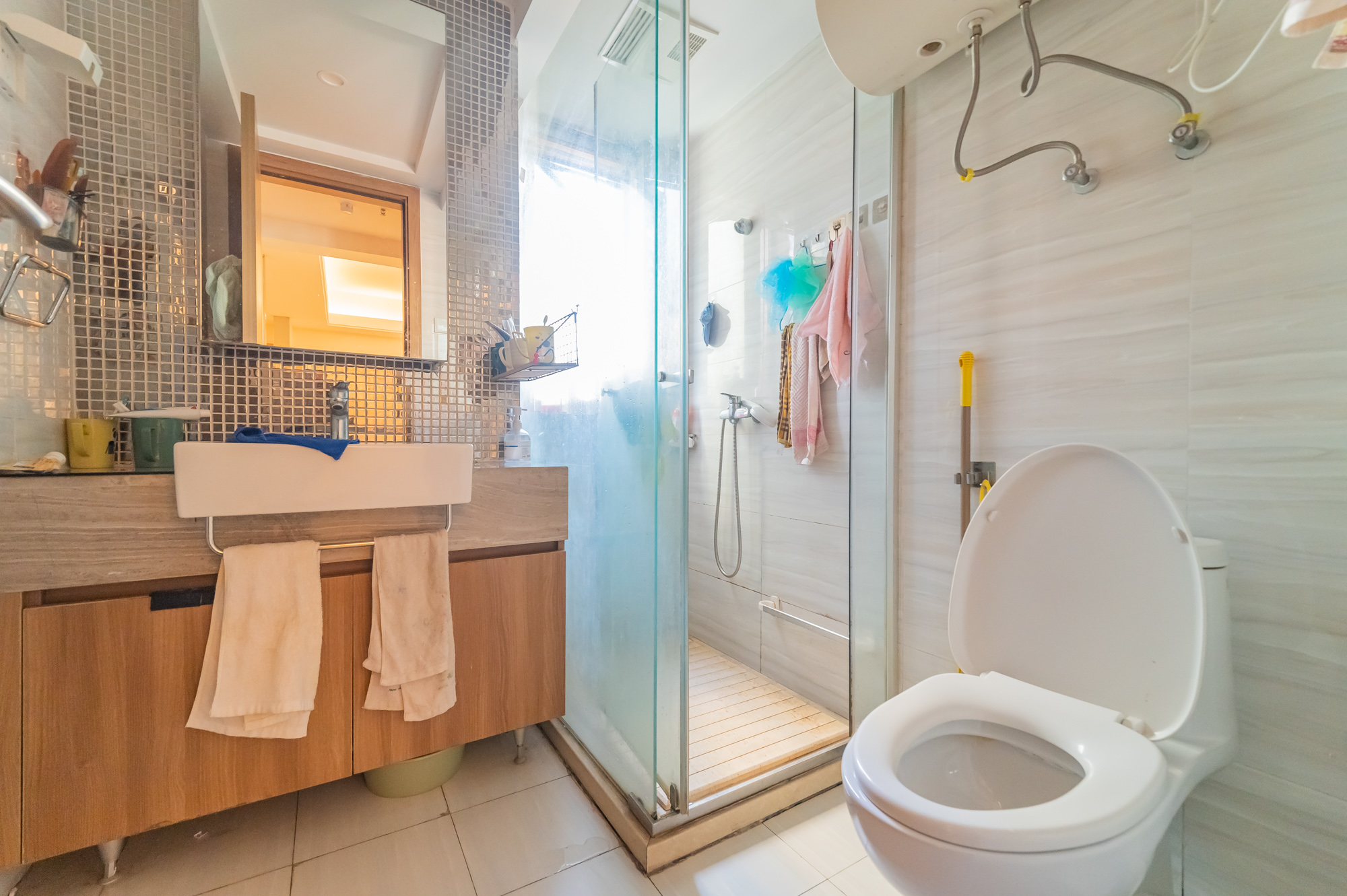 恒大翡翠华庭  2室2厅1卫    50.0万卫生间