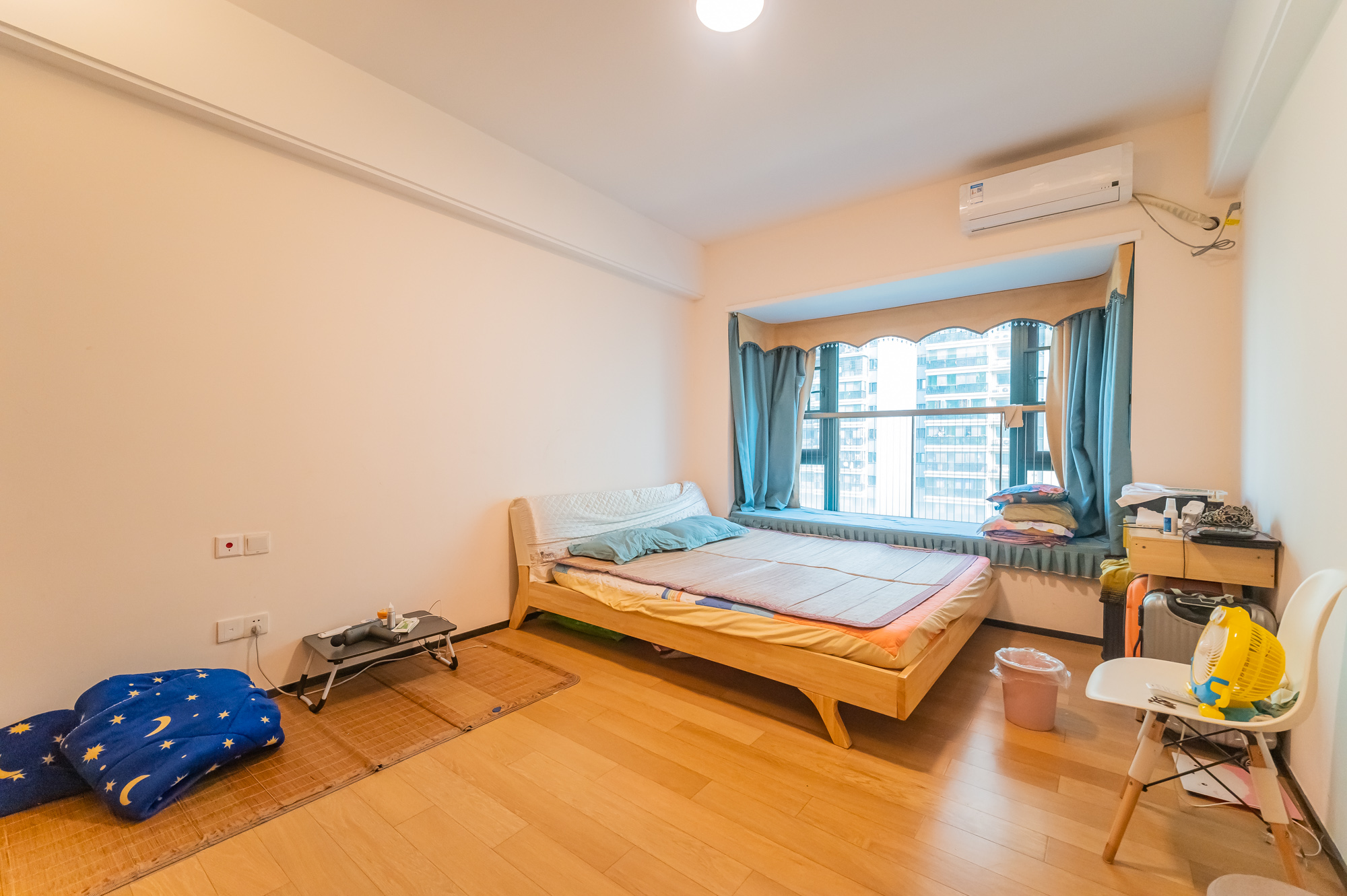 恒大翡翠华庭  2室2厅1卫    50.0万卧室