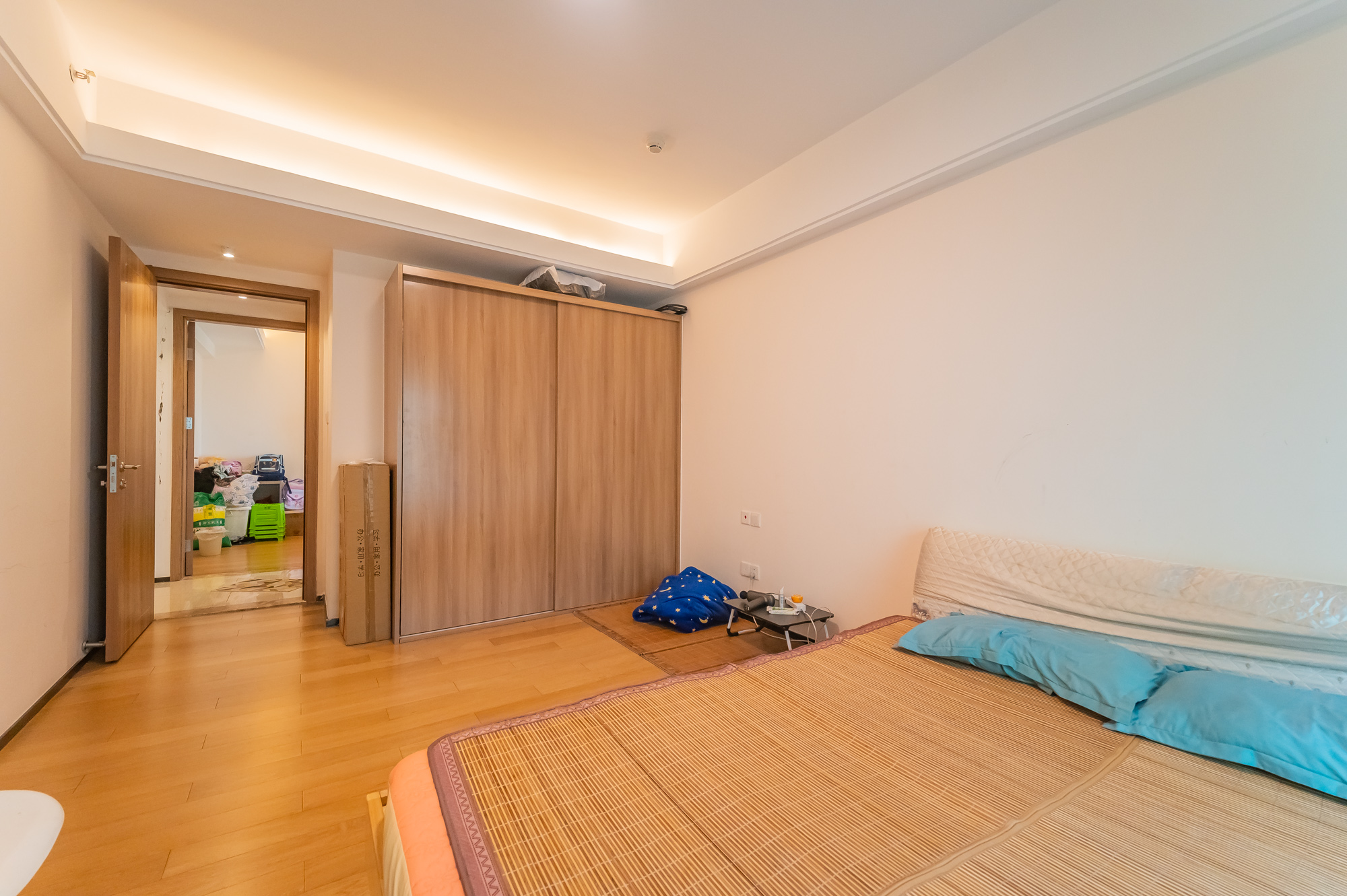 恒大翡翠华庭  2室2厅1卫    50.0万卧室