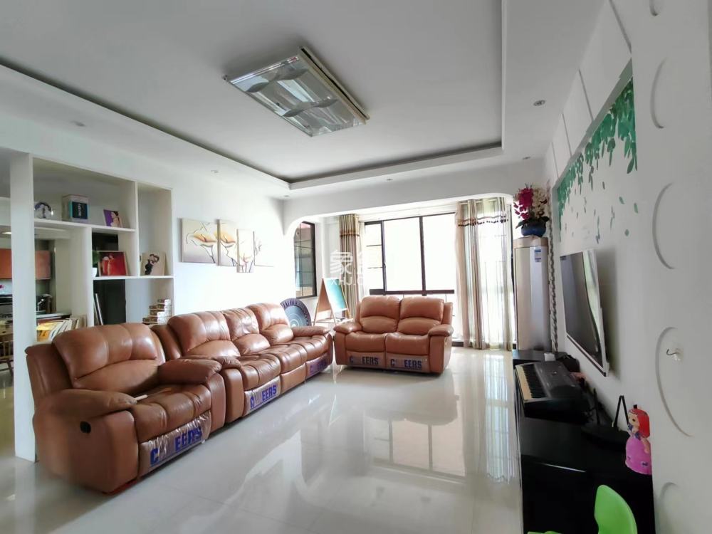 盘龙名府 3室2厅1厨2卫 59.80万