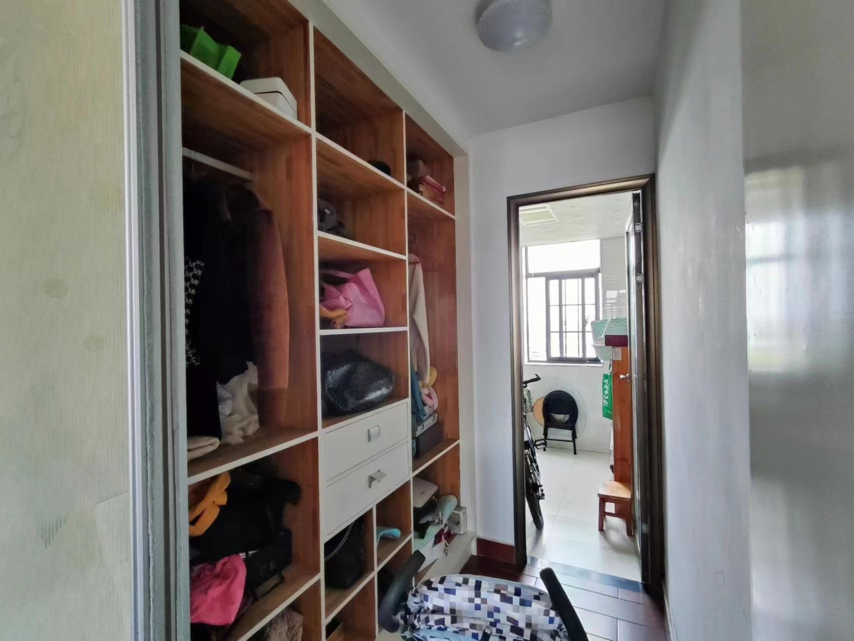 盘龙名府  3室2厅2卫    52.8万客厅