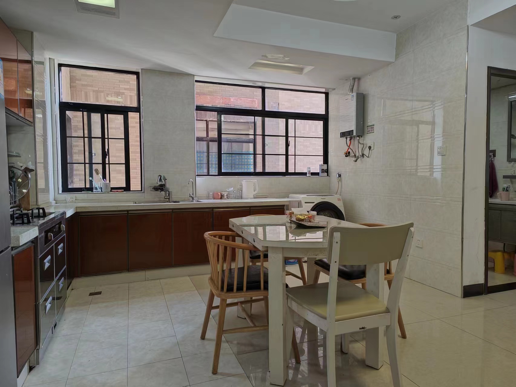 盘龙名府  3室2厅2卫    52.8万客厅