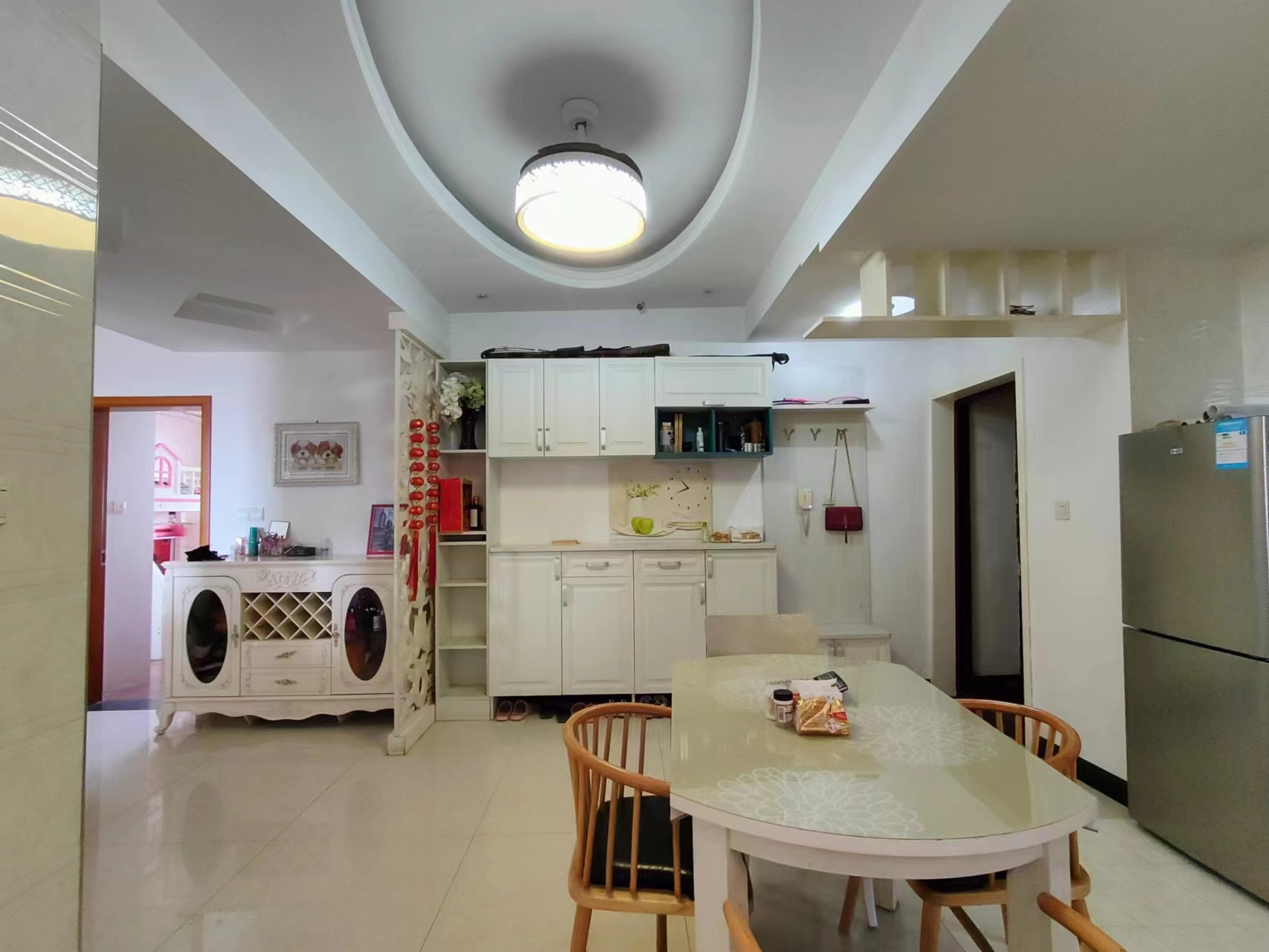 盘龙名府  3室2厅2卫    52.8万客厅