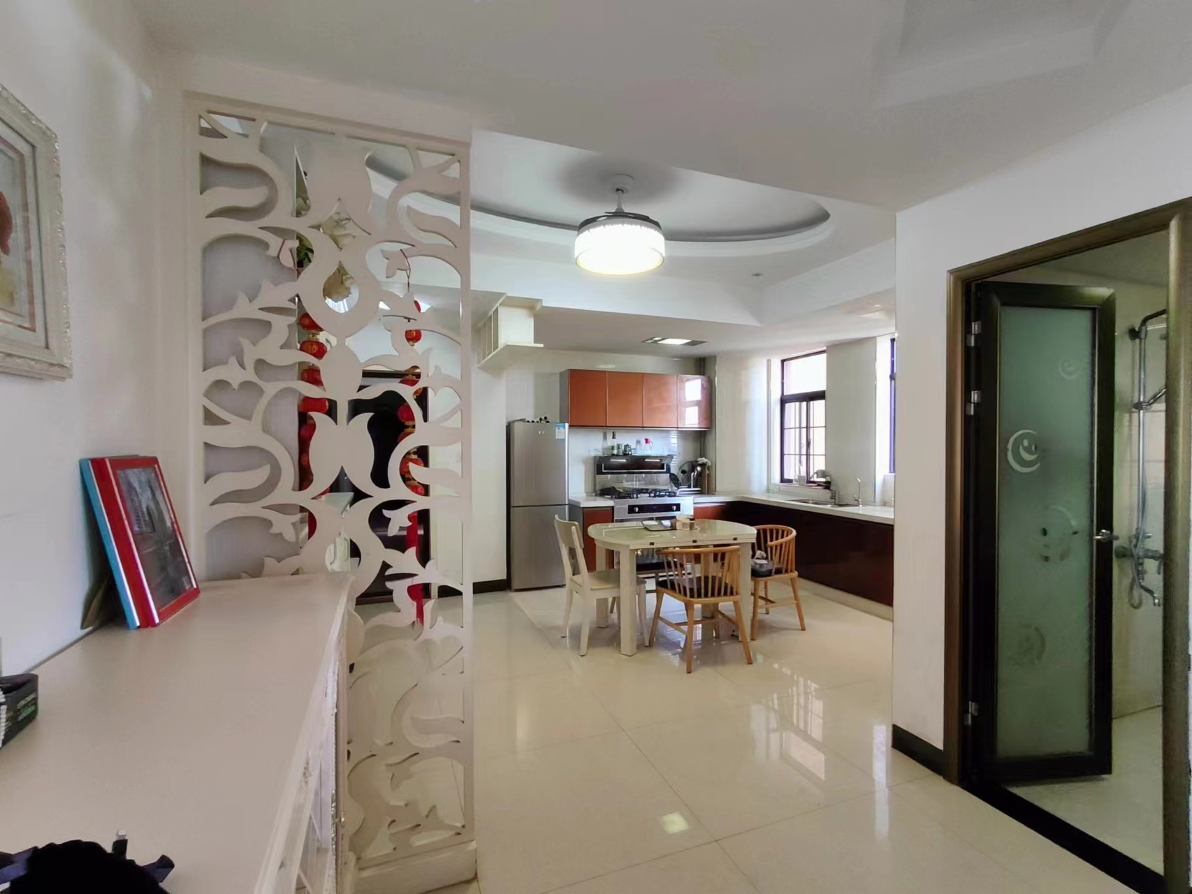 盘龙名府  3室2厅2卫    52.8万客厅